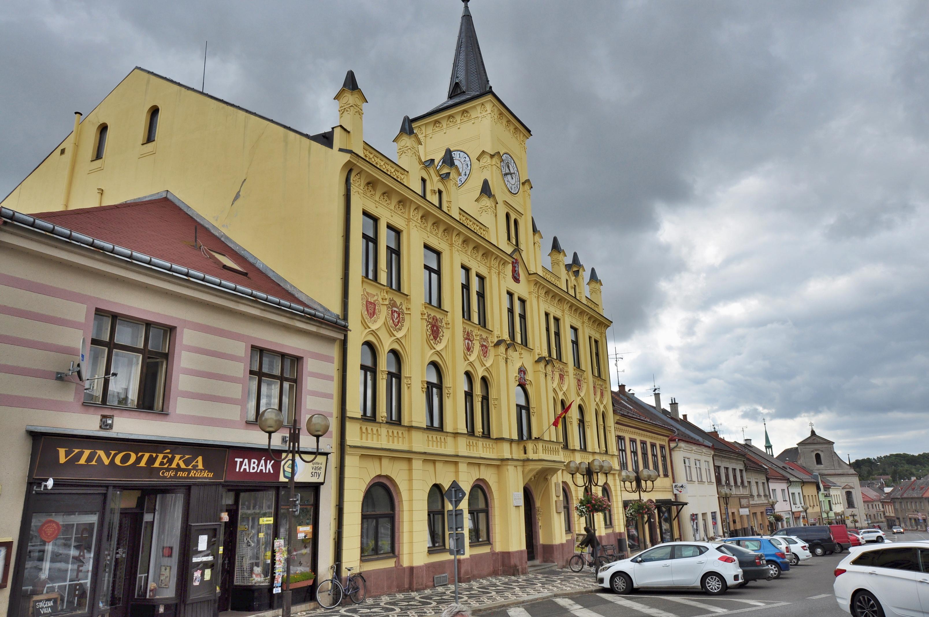 Lomnice nad Popelkou - městský úřad foto 4