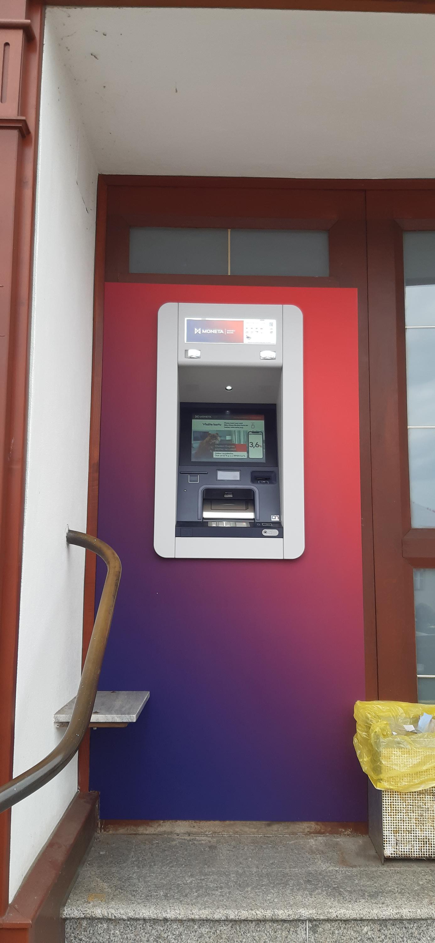 MONETA Money Bank foto 2