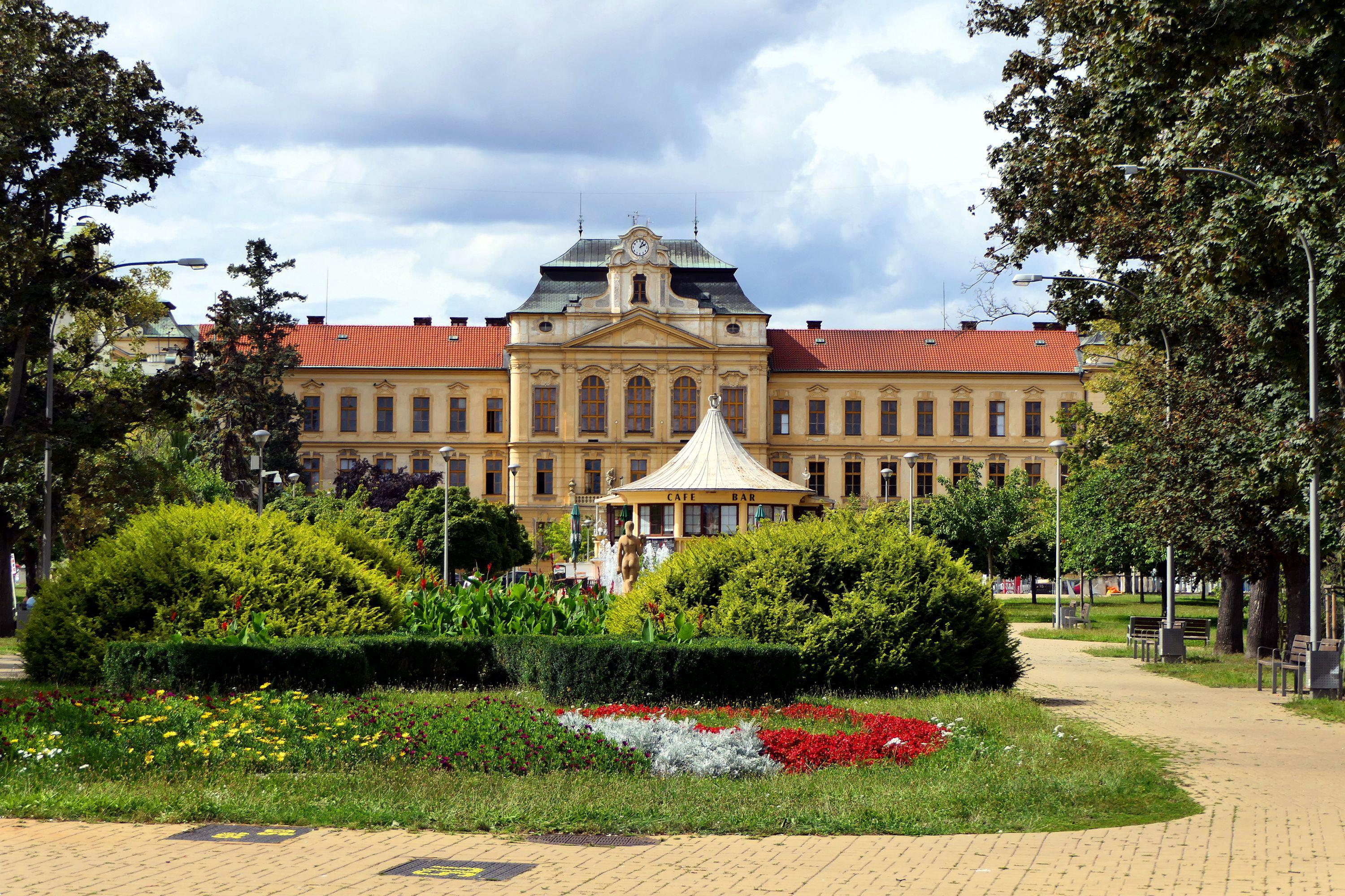 Gymnázium Dr. Josefa Pekaře, Mladá Boleslav foto 4