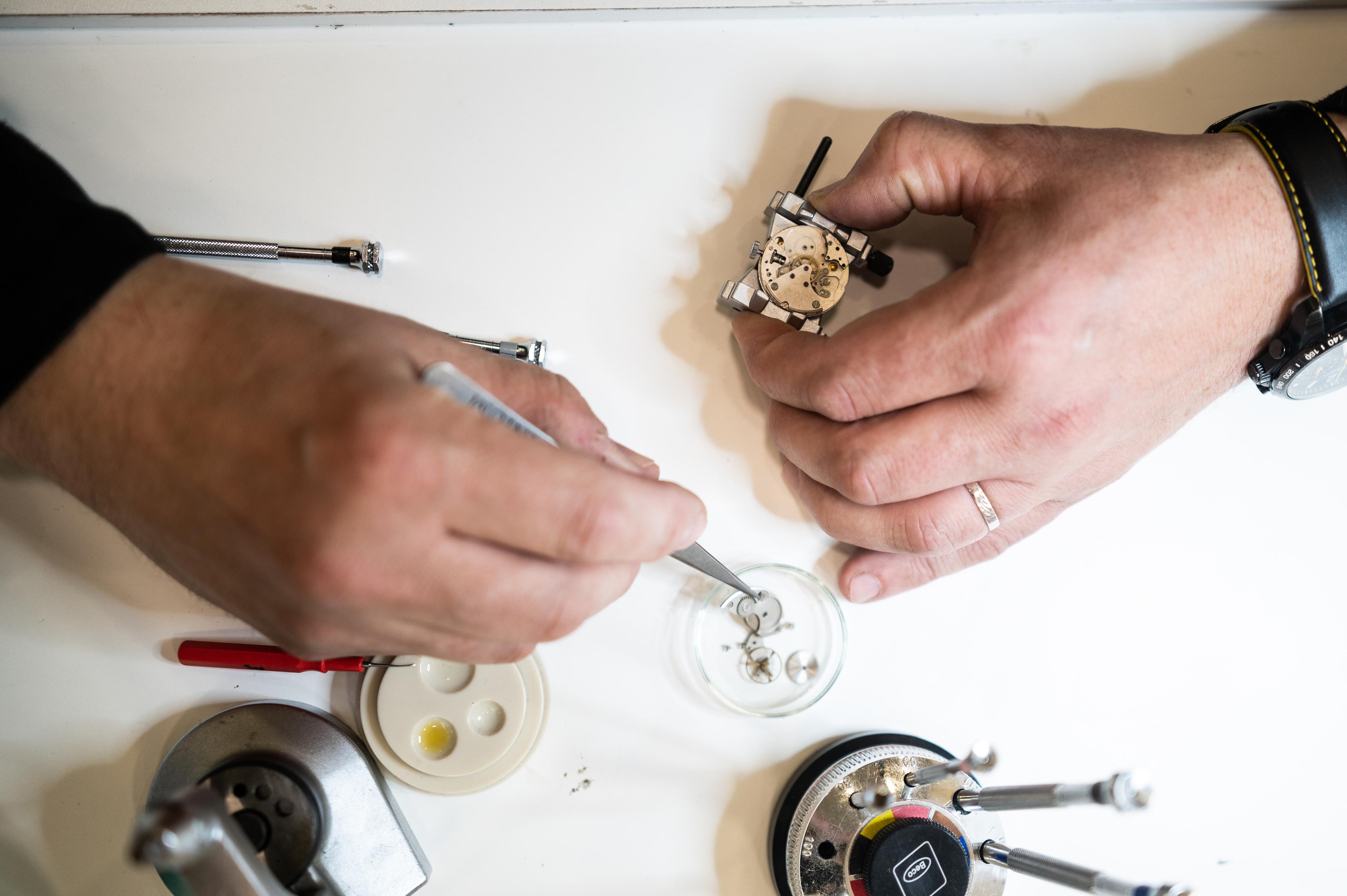 Ondřej Košťálek - hodinářství - zlato - stříbro foto 5