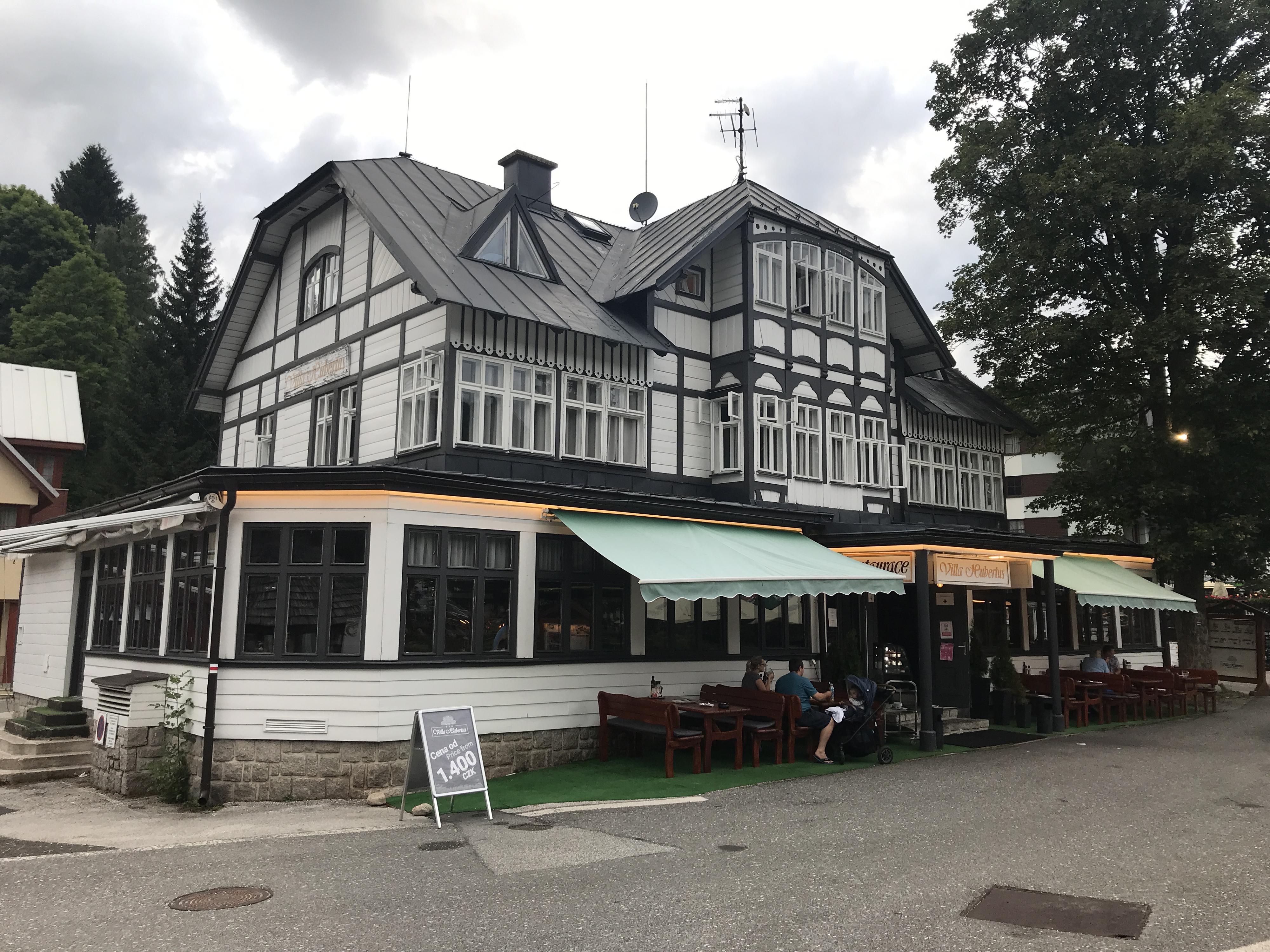 RESTAURACE - Villa Hubertus foto 3