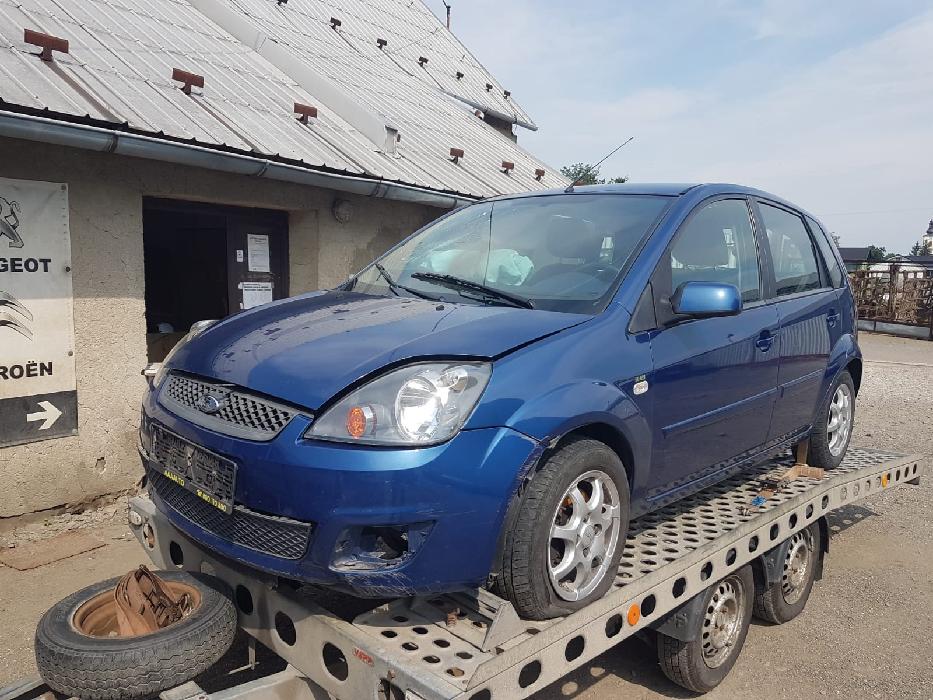 Autovrakoviště Opel a Ford foto 2