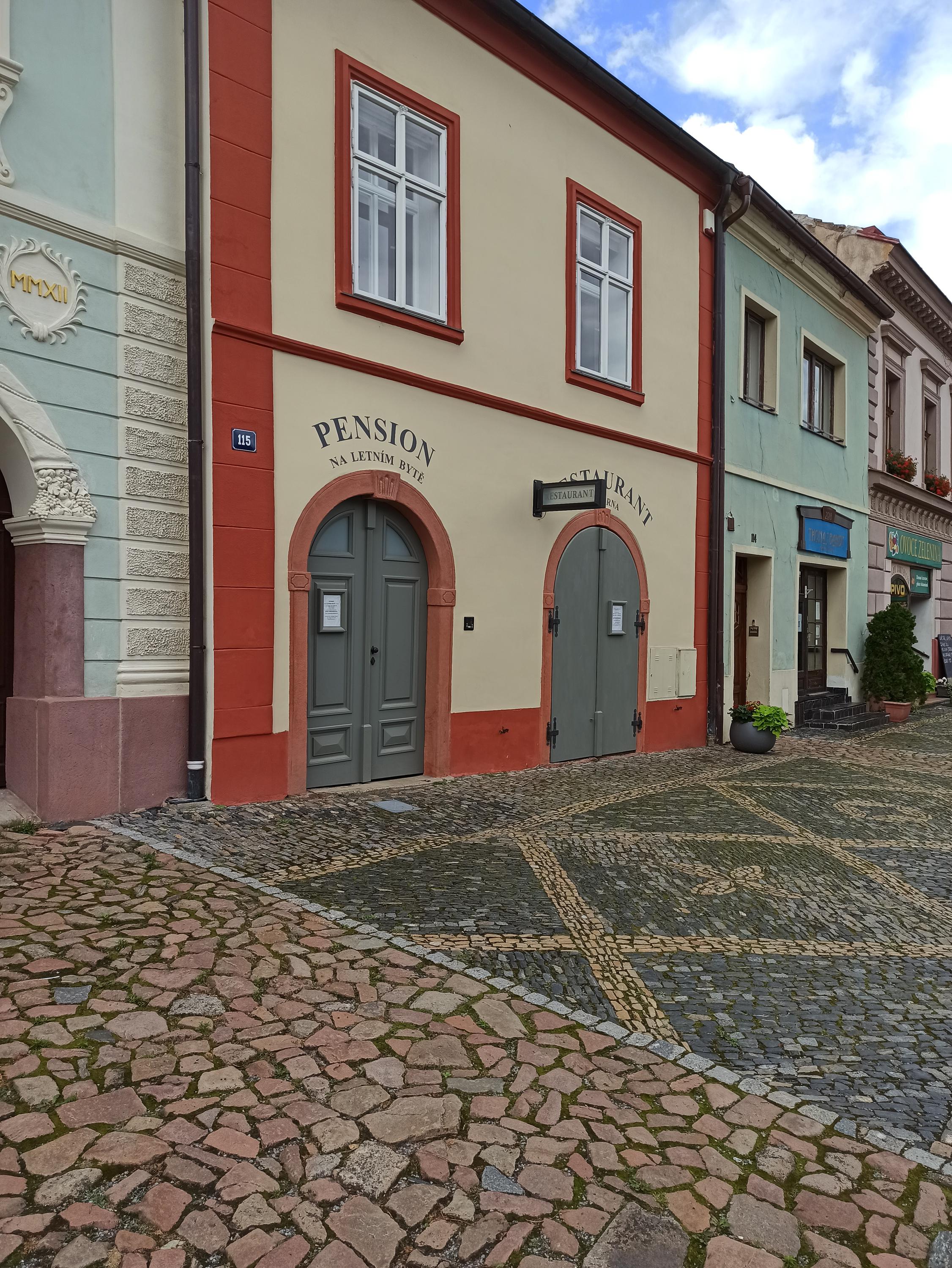 Restaurace-kavárna Jenom tak... foto 6