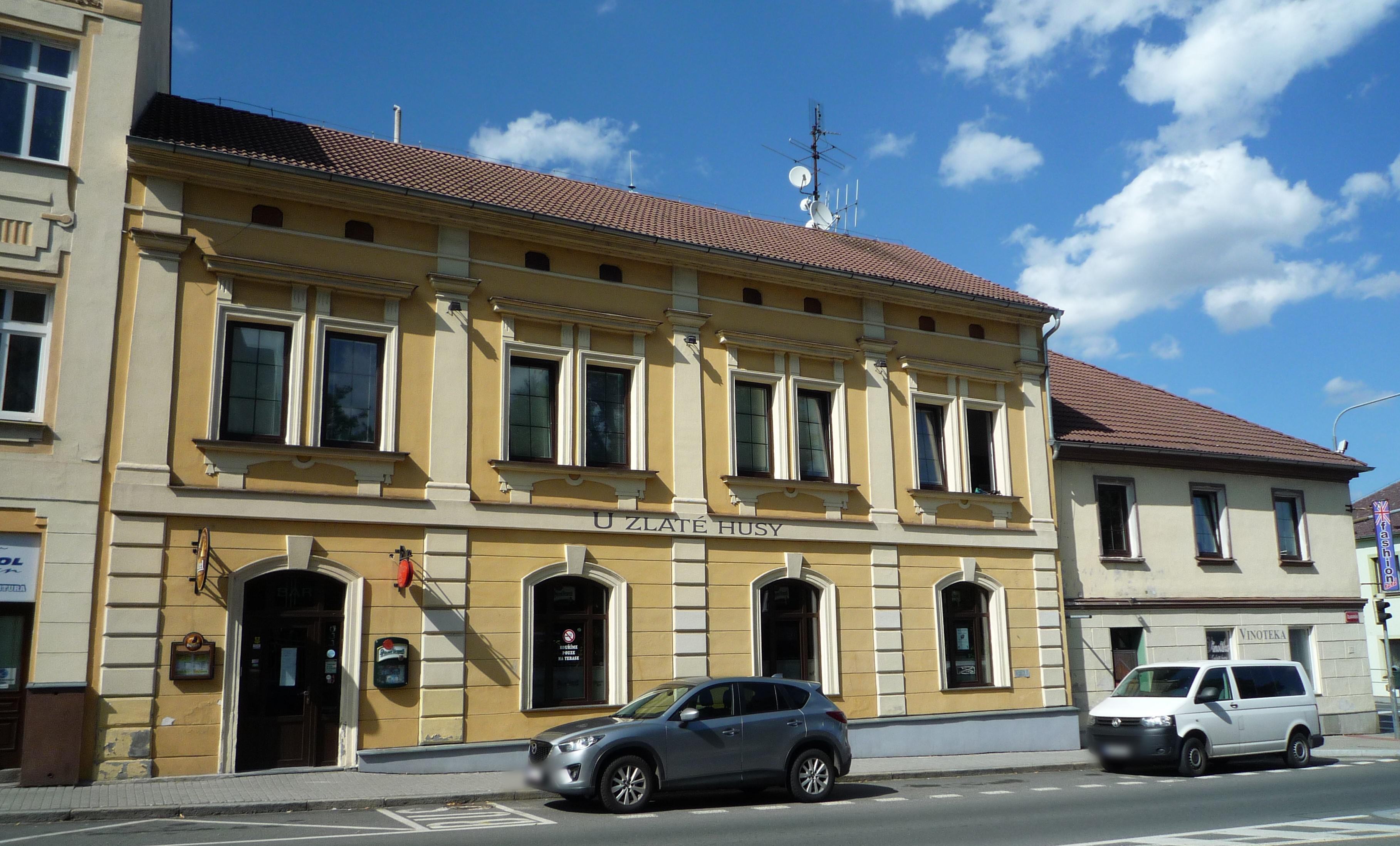 VINÁRNA U ZLATÉ HUSY