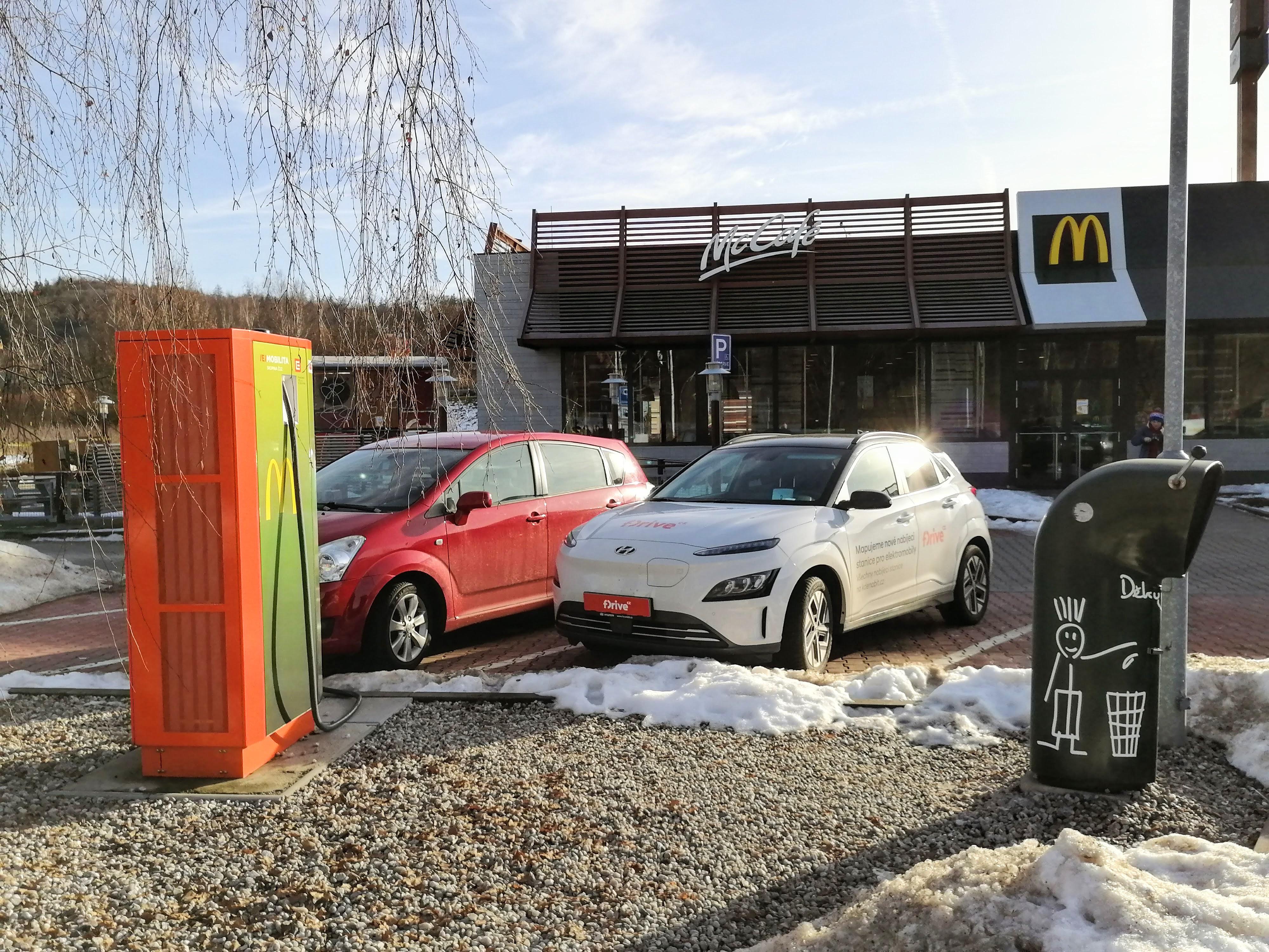 Nabíjecí stanice ČEZ foto 2