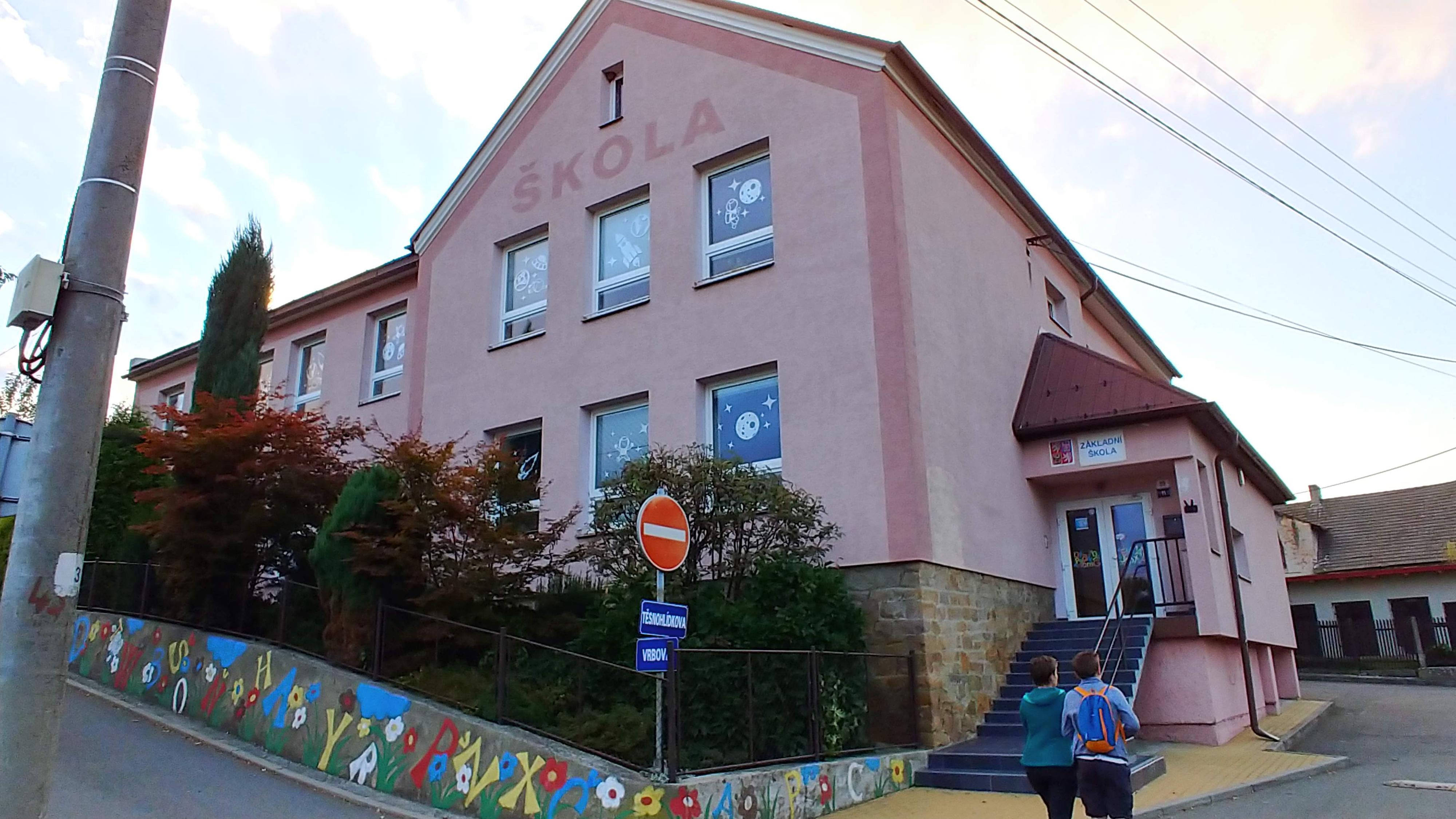 ZŠ Ostrava-Lhotka, Těsnohlídkova