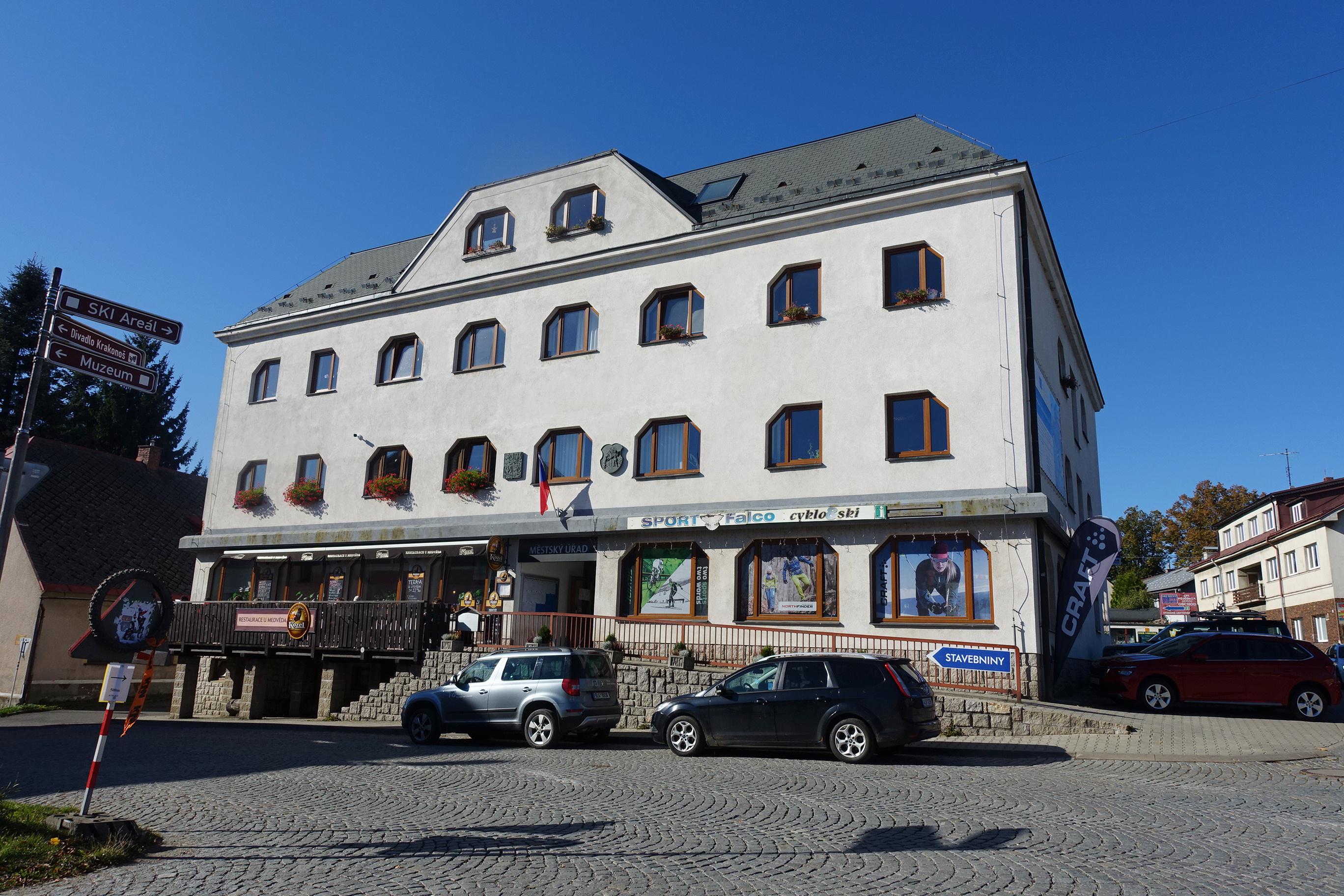 Město Vysoké nad Jizerou - obecní úřad foto 2