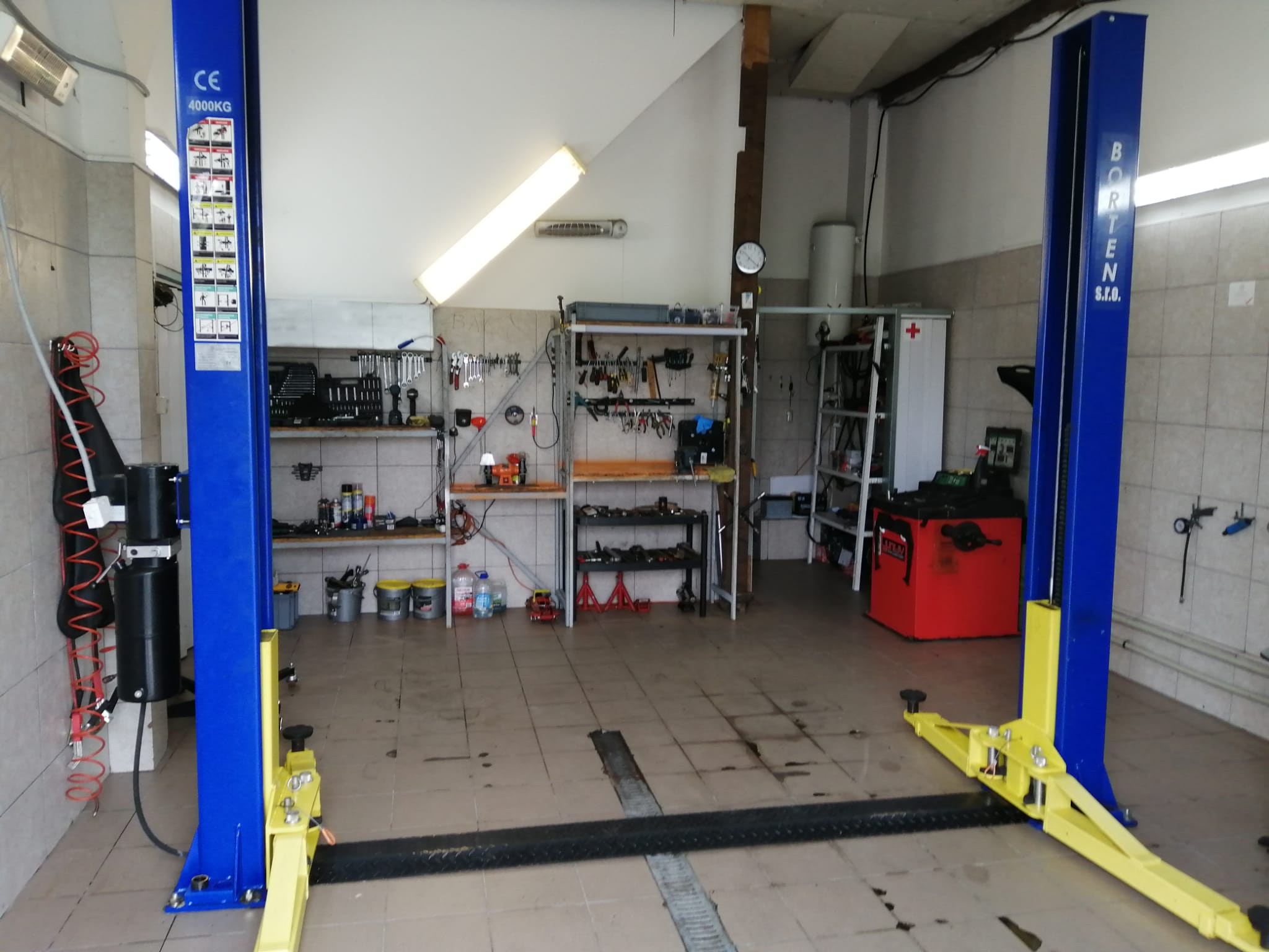 AUTOSERVIS DOLNÍ CHABRY foto 6
