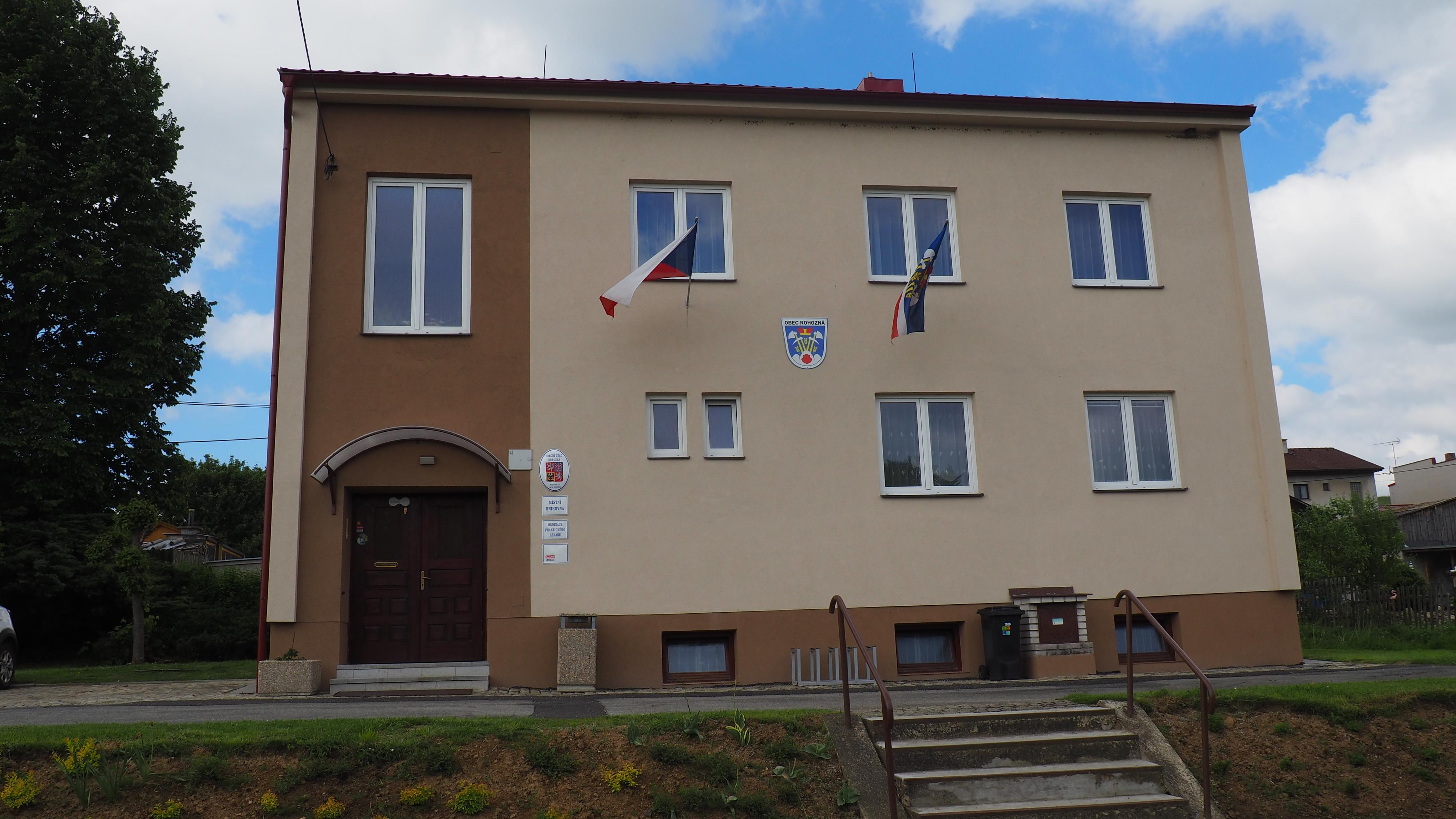Obecní úřad Rohozná foto 2
