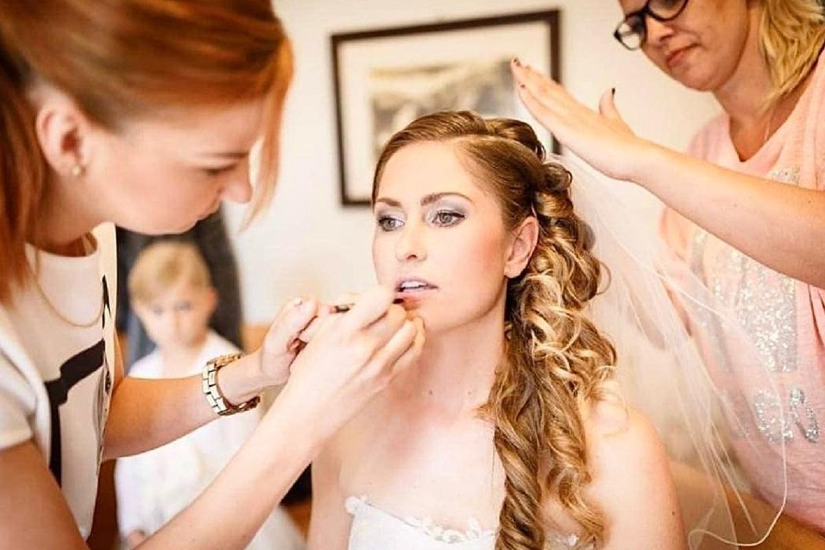 Adriana Holubová - Make-up & Nehtový design