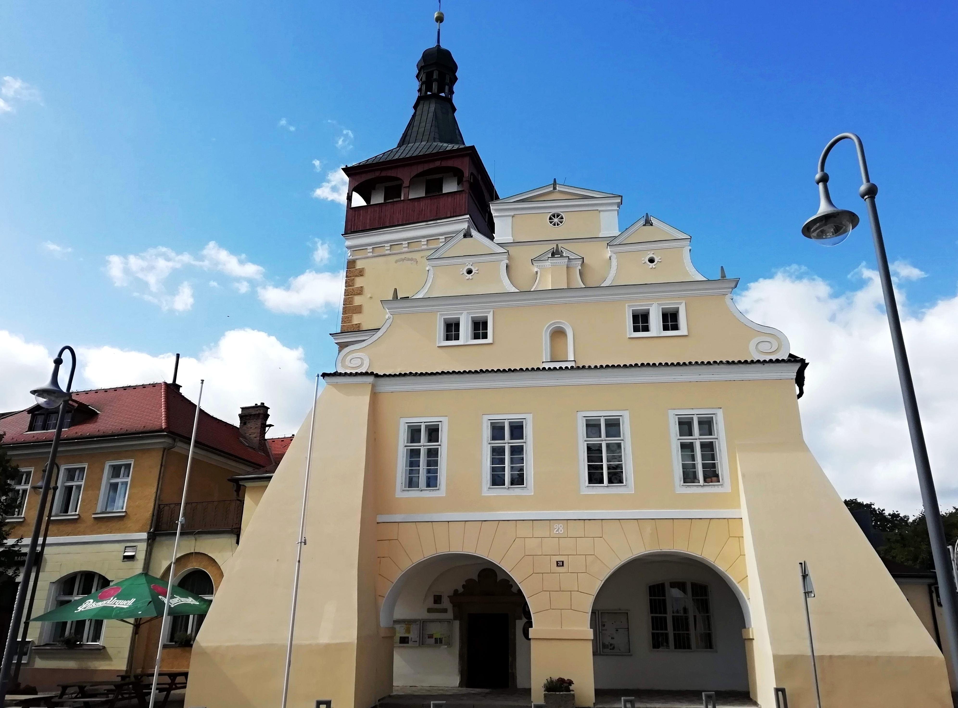 Dobrovice - městský úřad foto 2