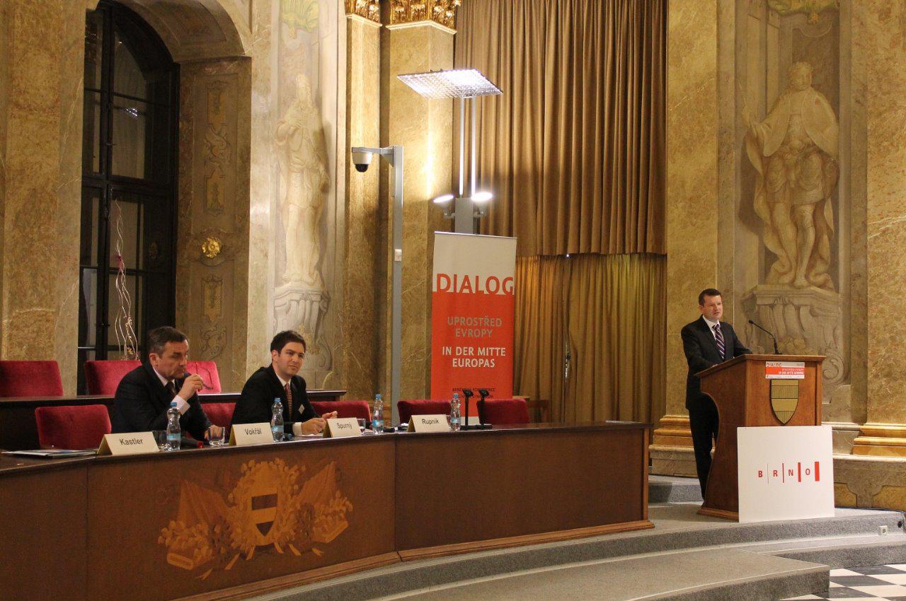 Společnost Bernarda Bolzana