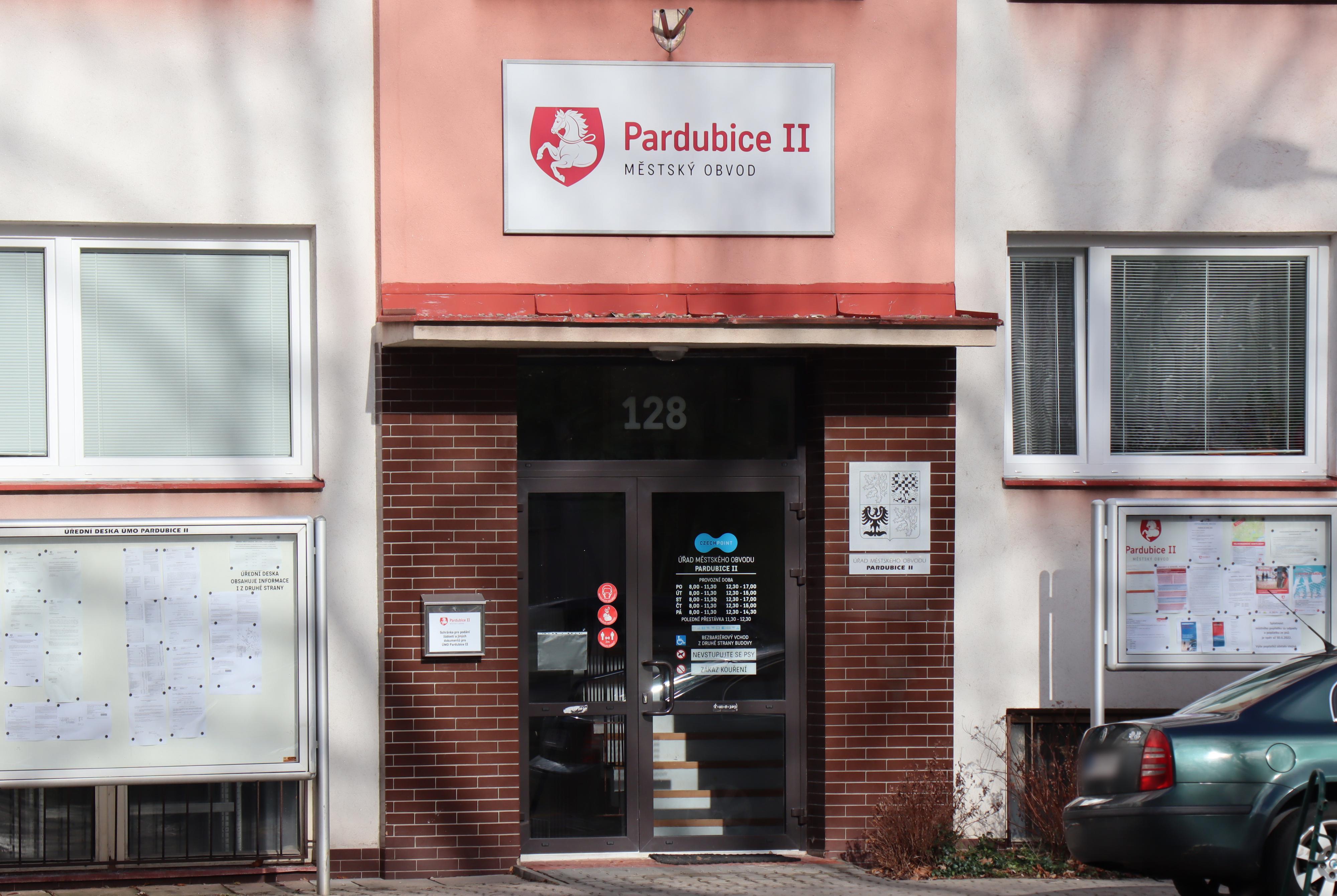 Úřad městského obvodu Pardubice II foto 3