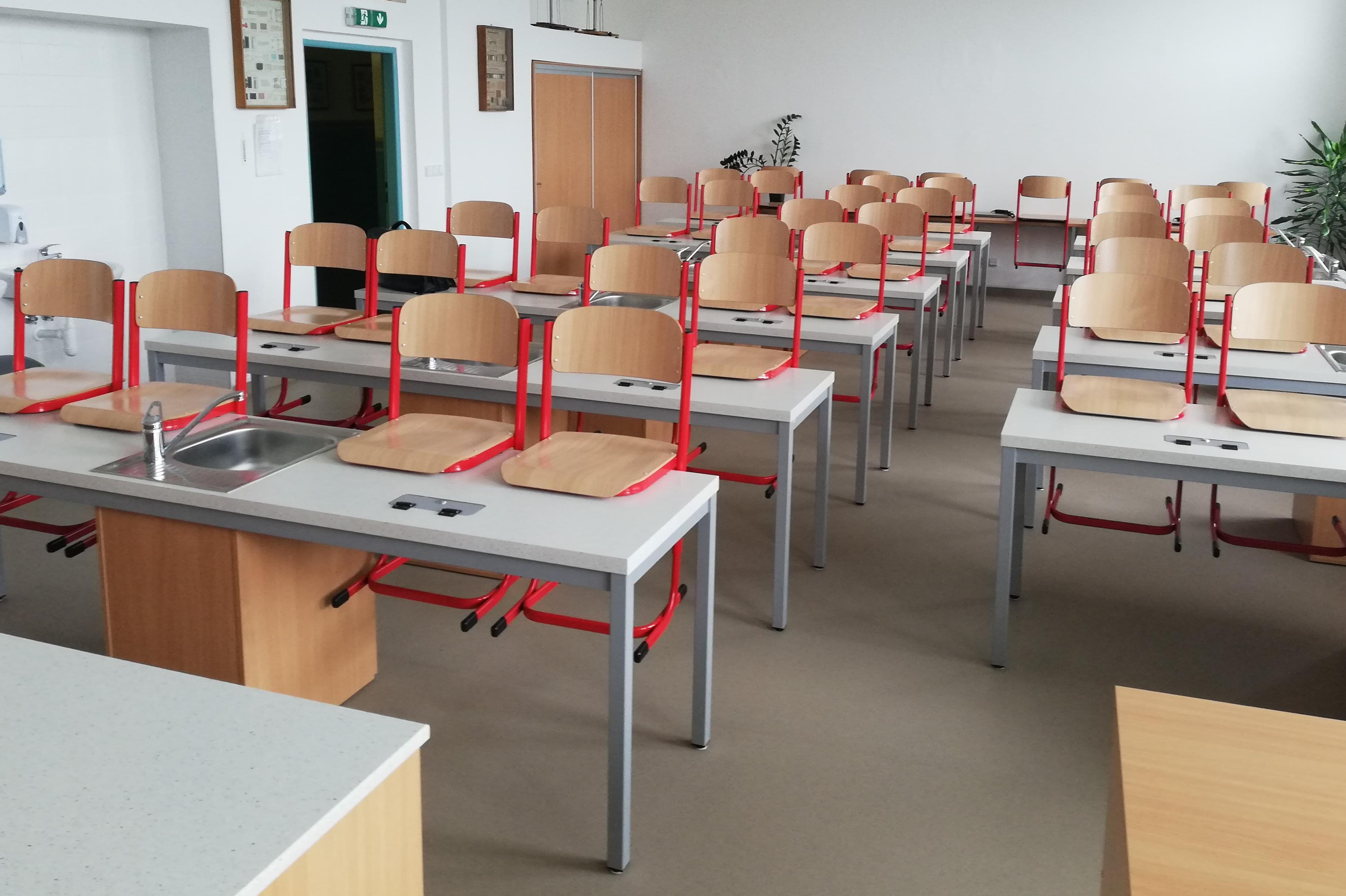 PROFIŠKOLY - nábytek, s.r.o.