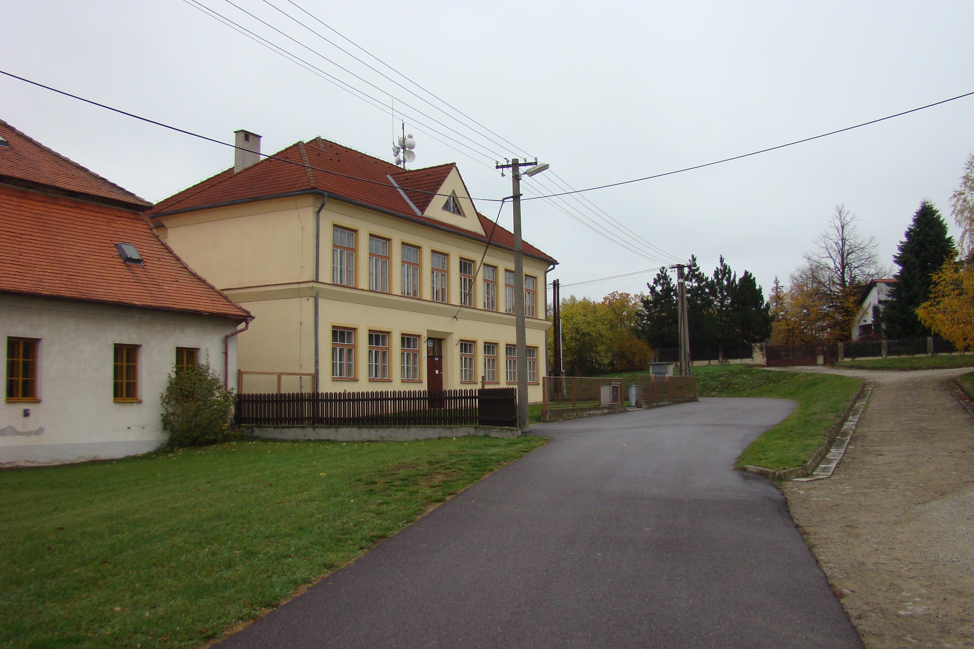 Babice - obecní úřad foto 2