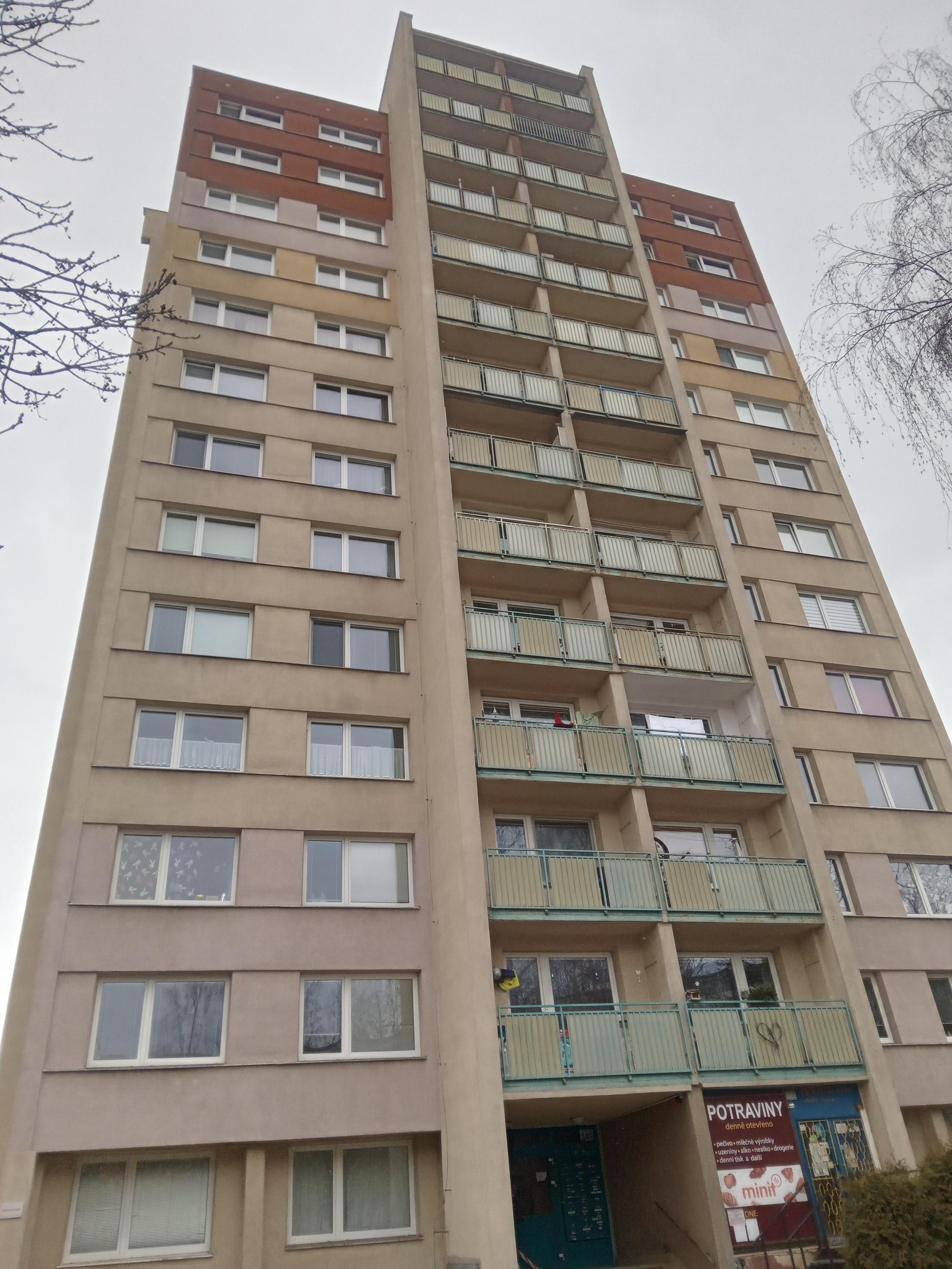 Potraviny ve věžáku foto 2