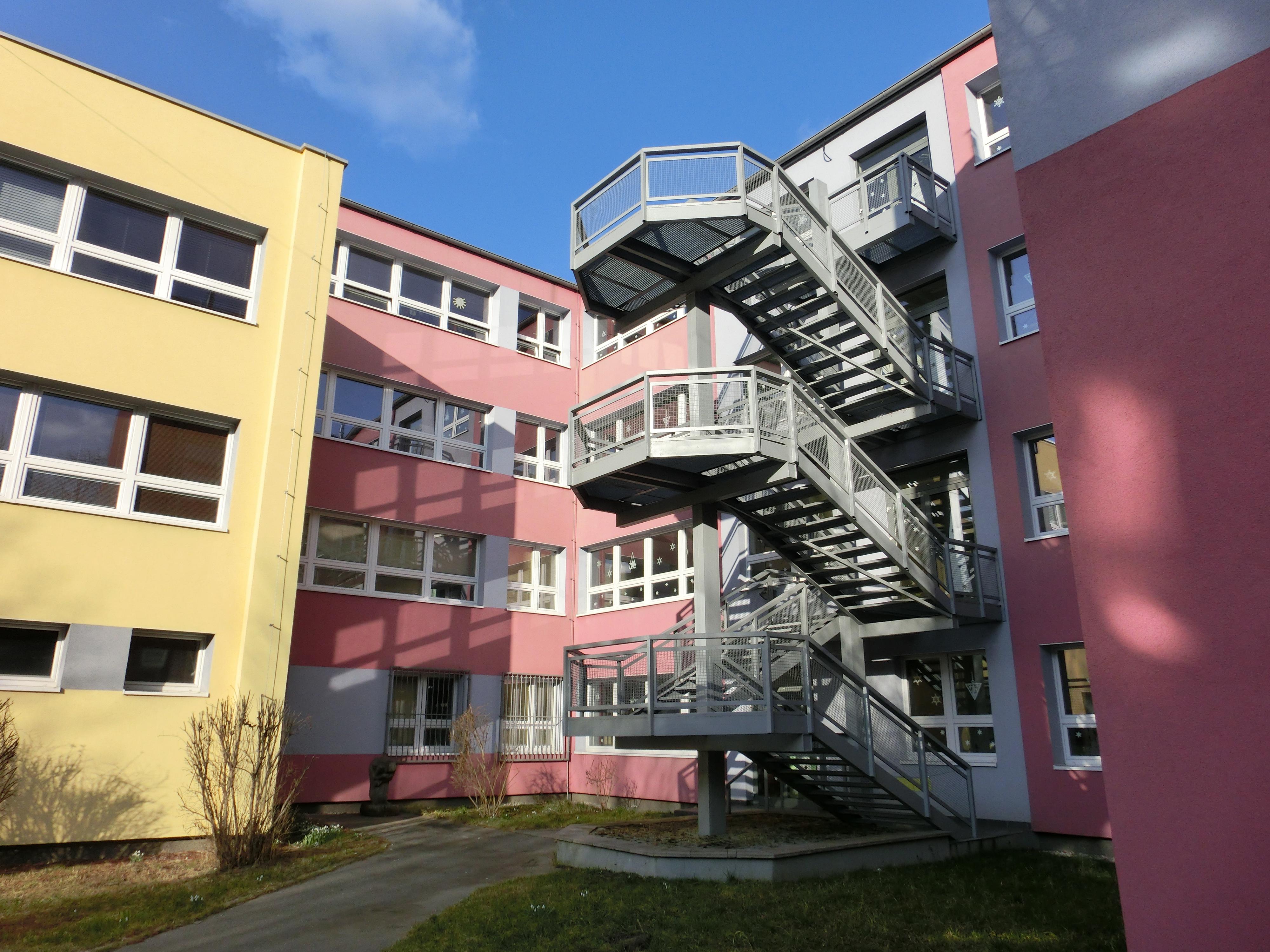 ZŠ generálporučíka Františka Peřiny Praha 6 foto 4