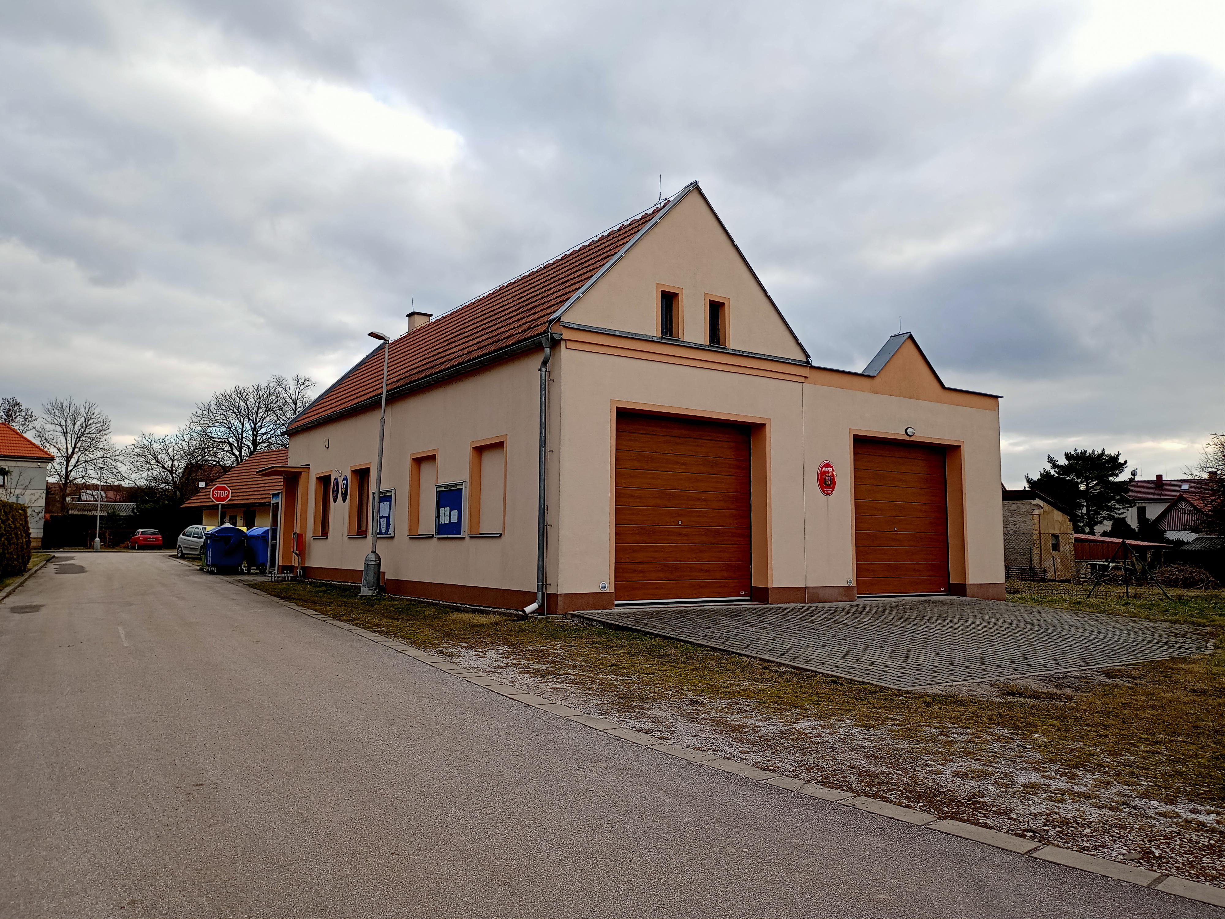 Lískovice - obecní úřad foto 2