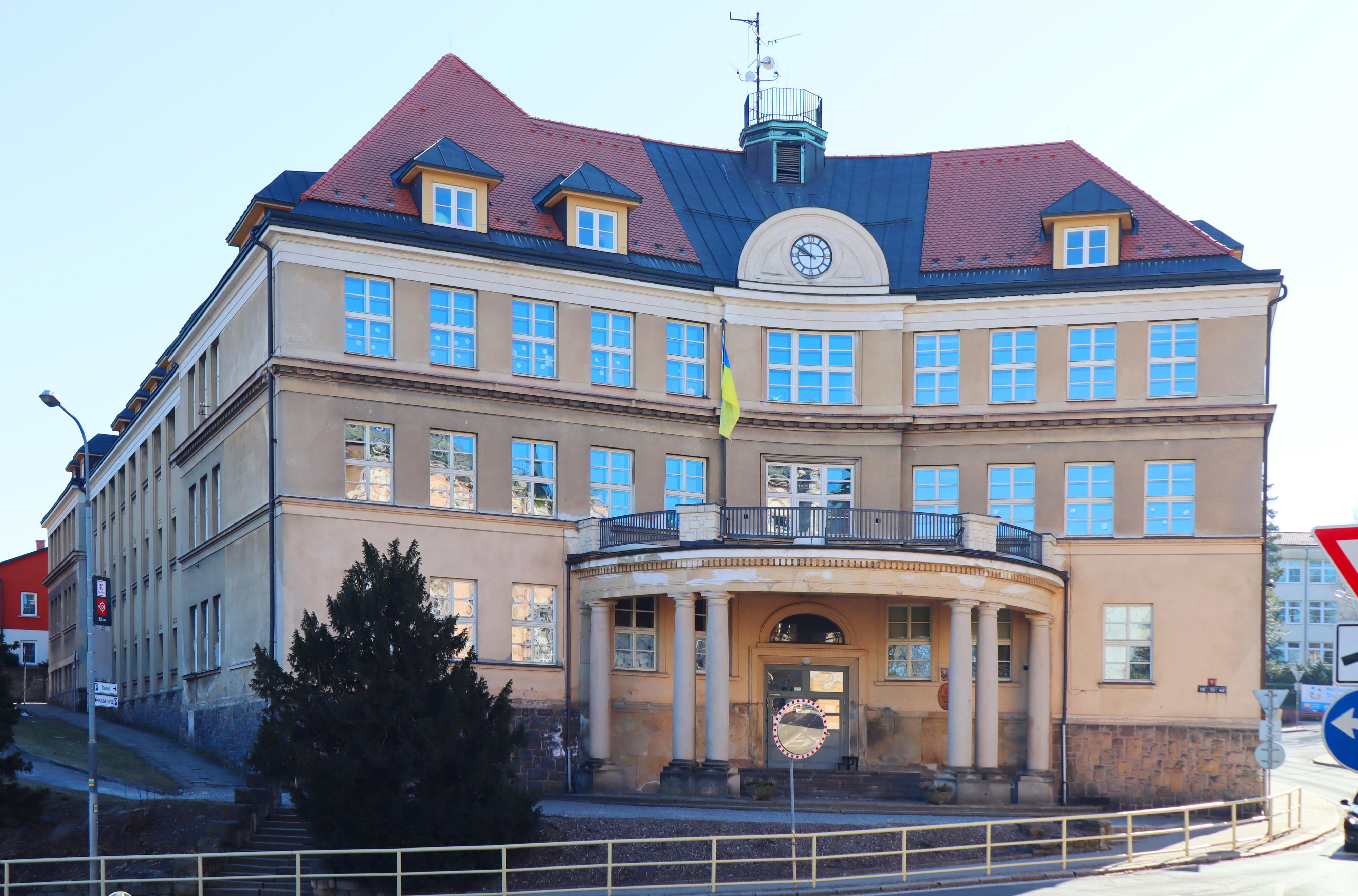 Základní škola kpt. Jaroše,Trutnov,Gorkého 38 foto 2