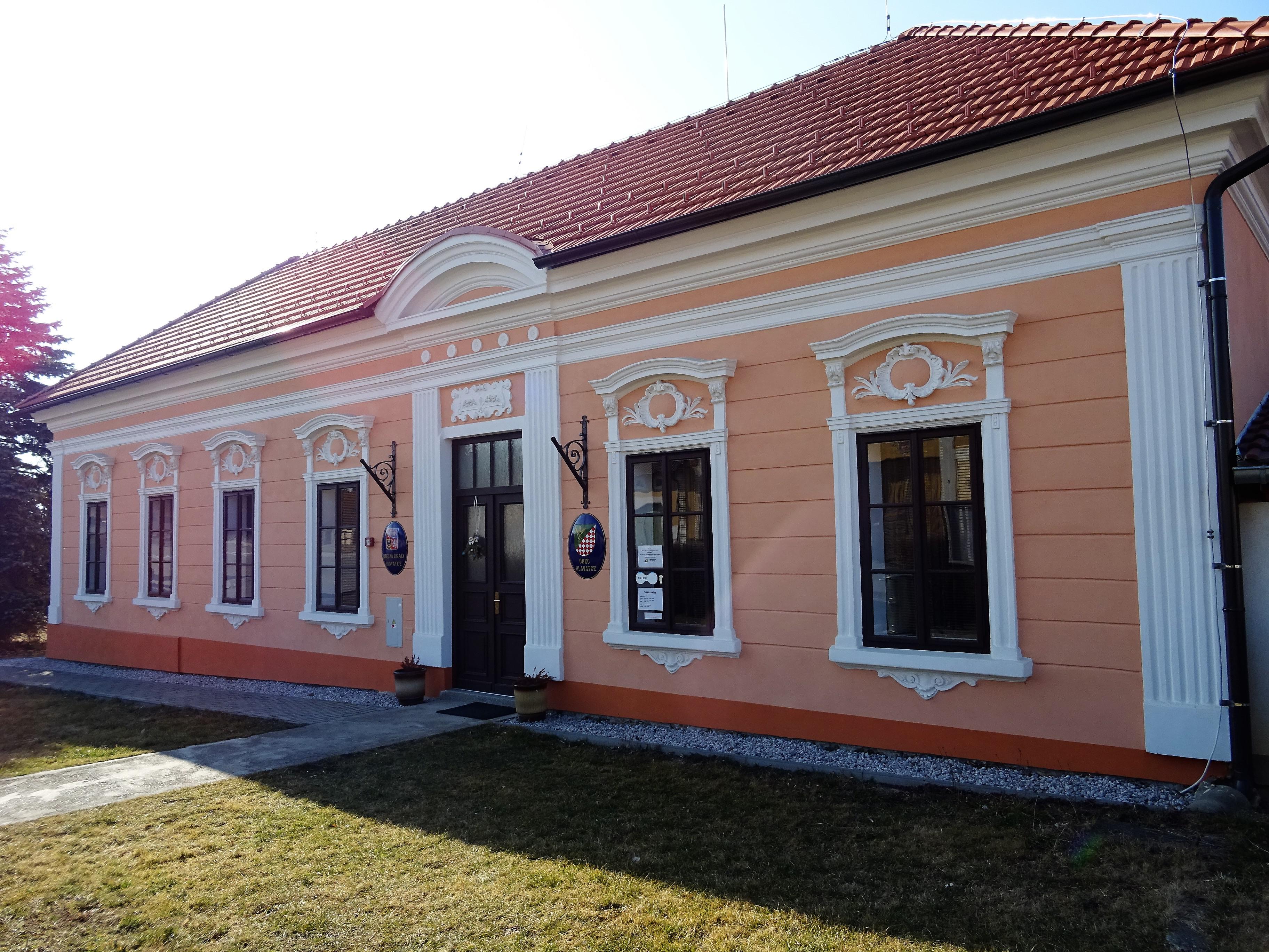 Hlavatce - obecní úřad foto 5