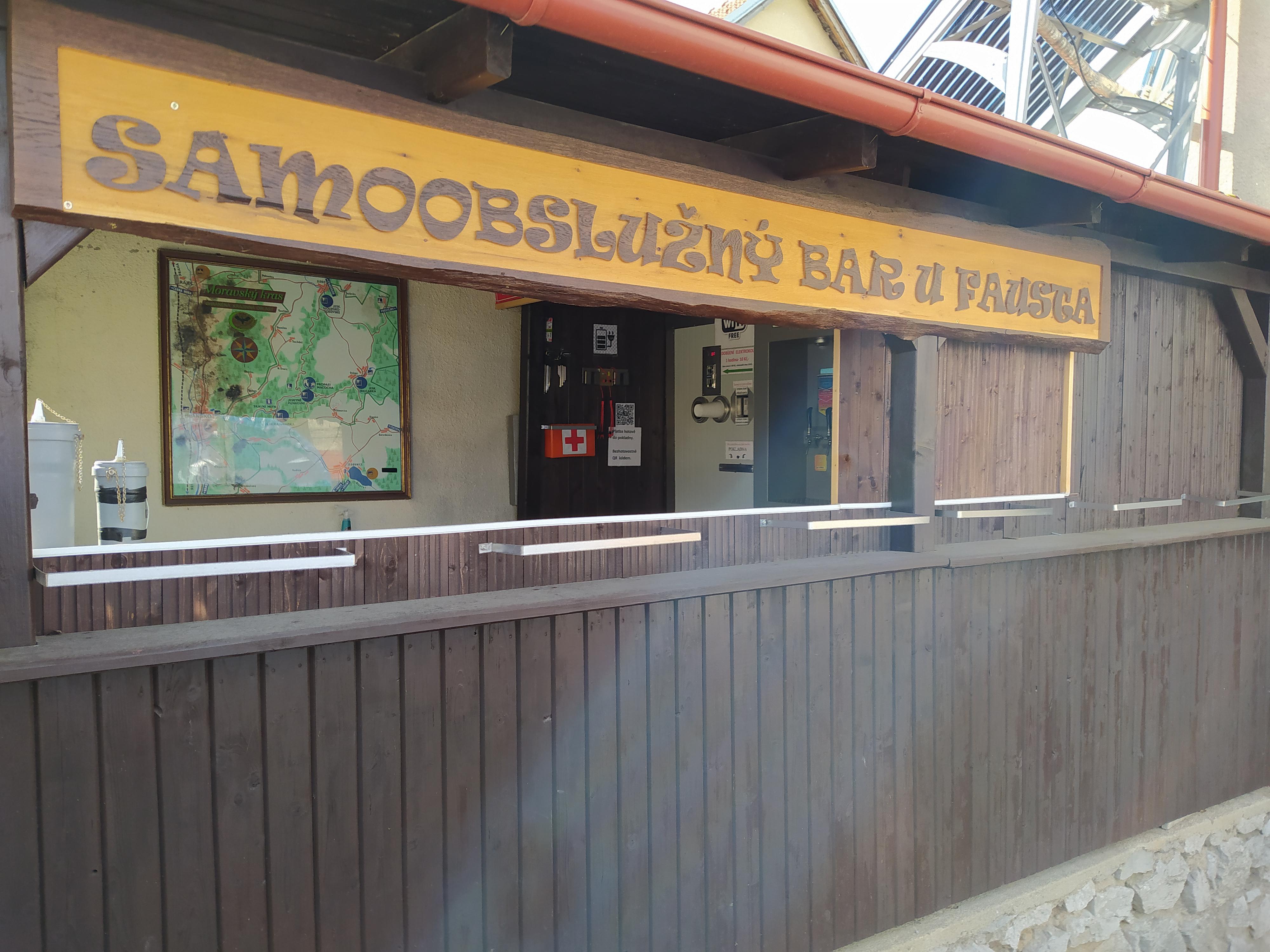 Samoobslužný bar u Fausta - nabíjecí stanice foto 5
