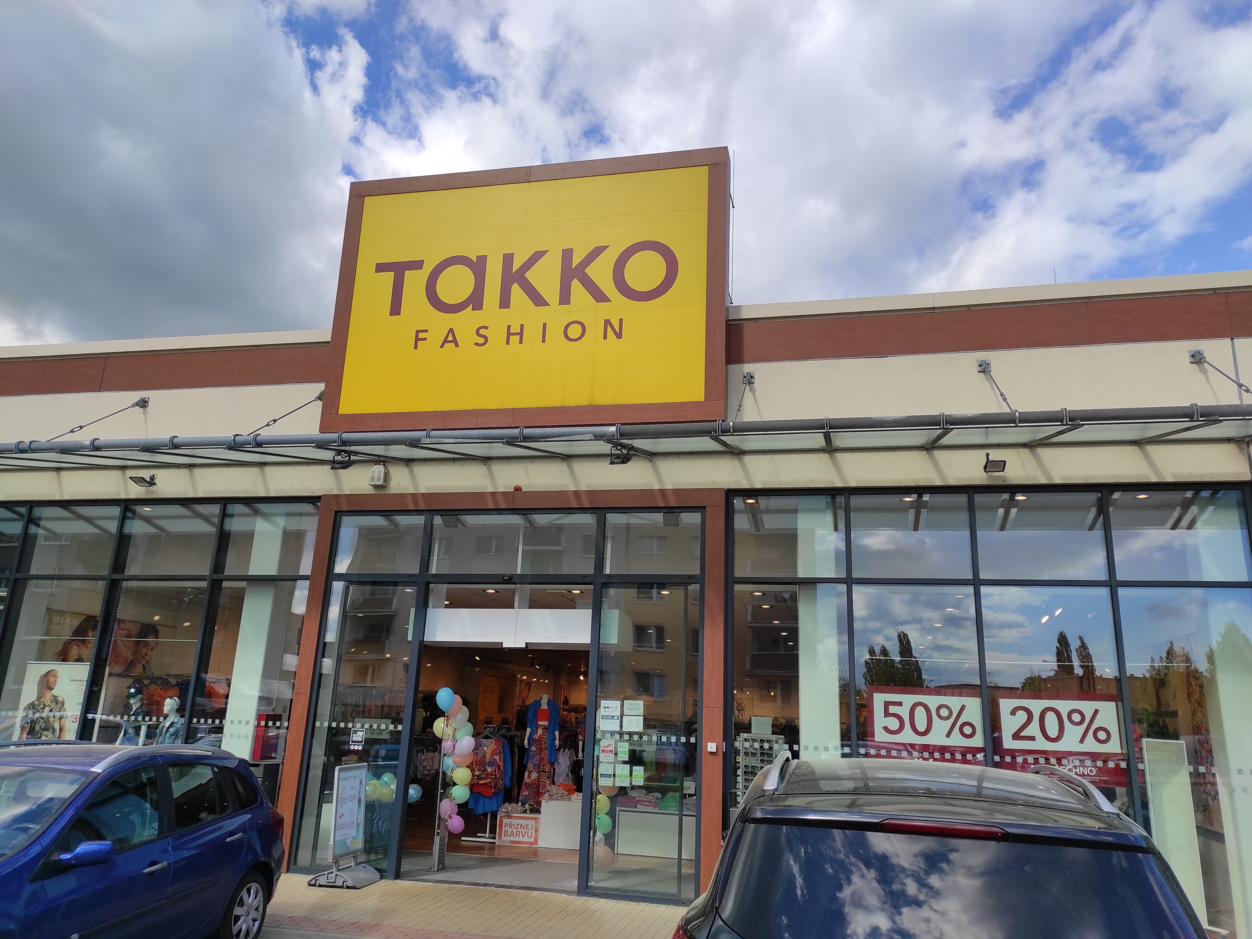 TAKKO FASHION foto 2