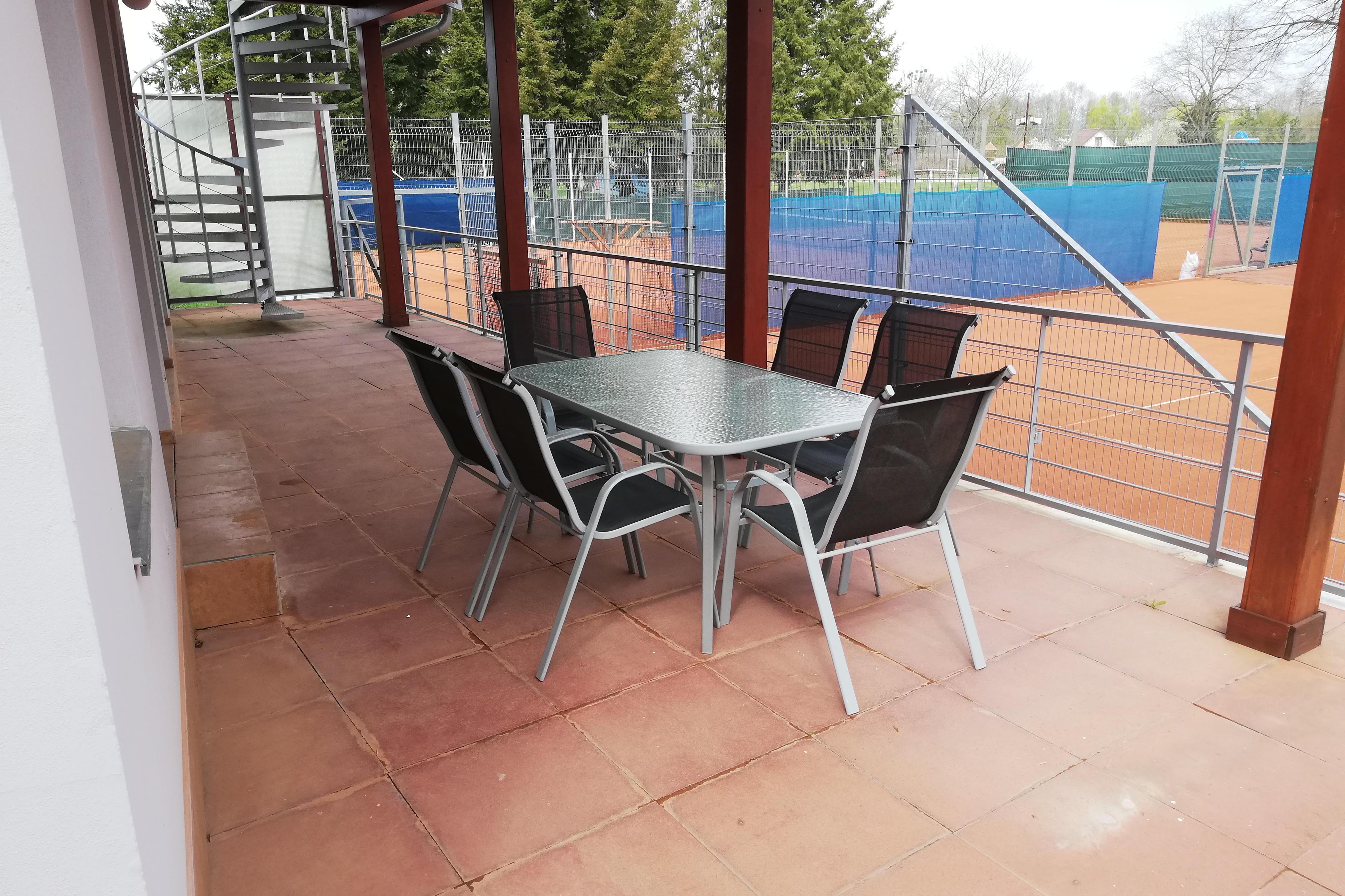 Tenisové kurty u městského koupaliště