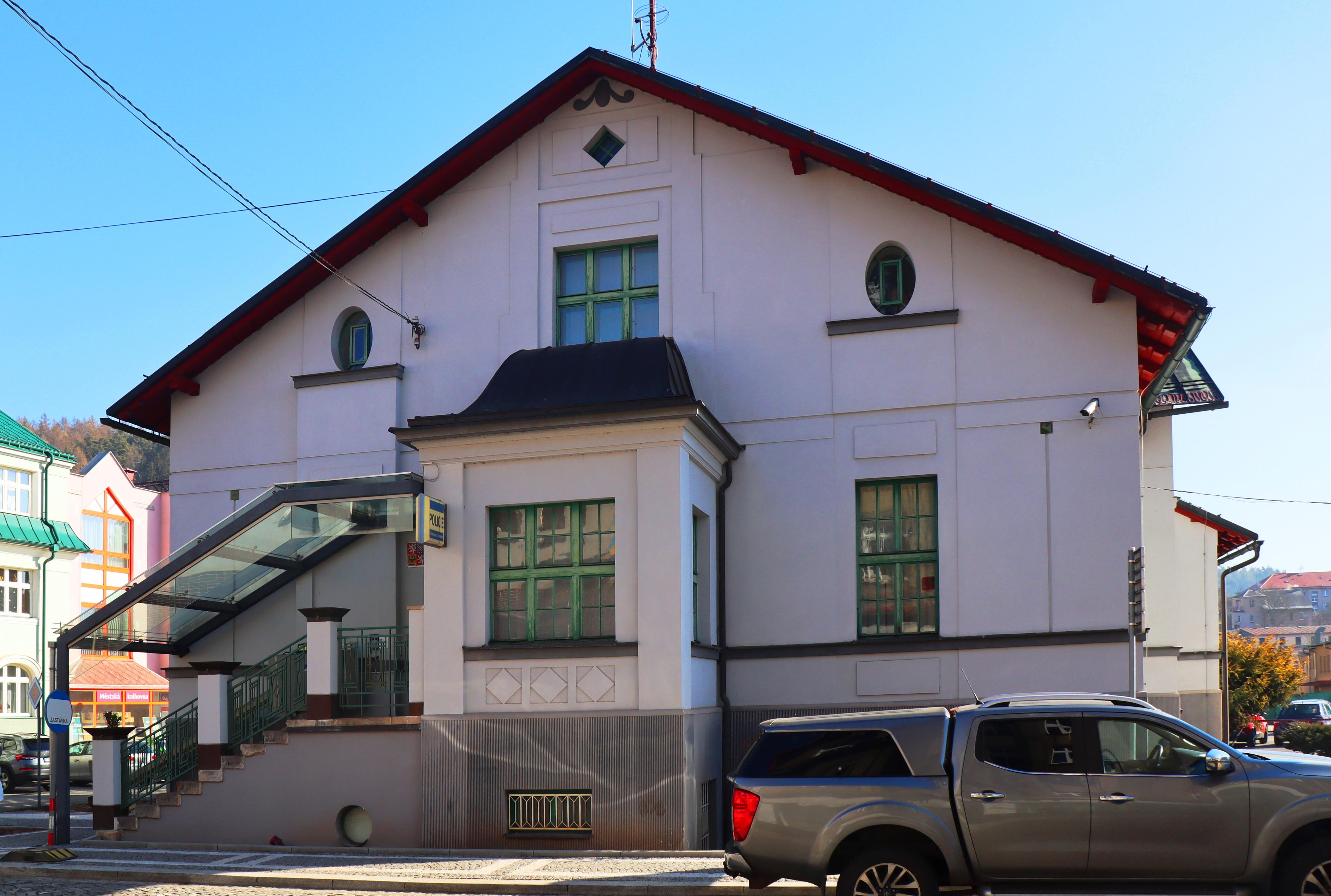Policie ČR - Obvodní oddělení Úpice foto 2