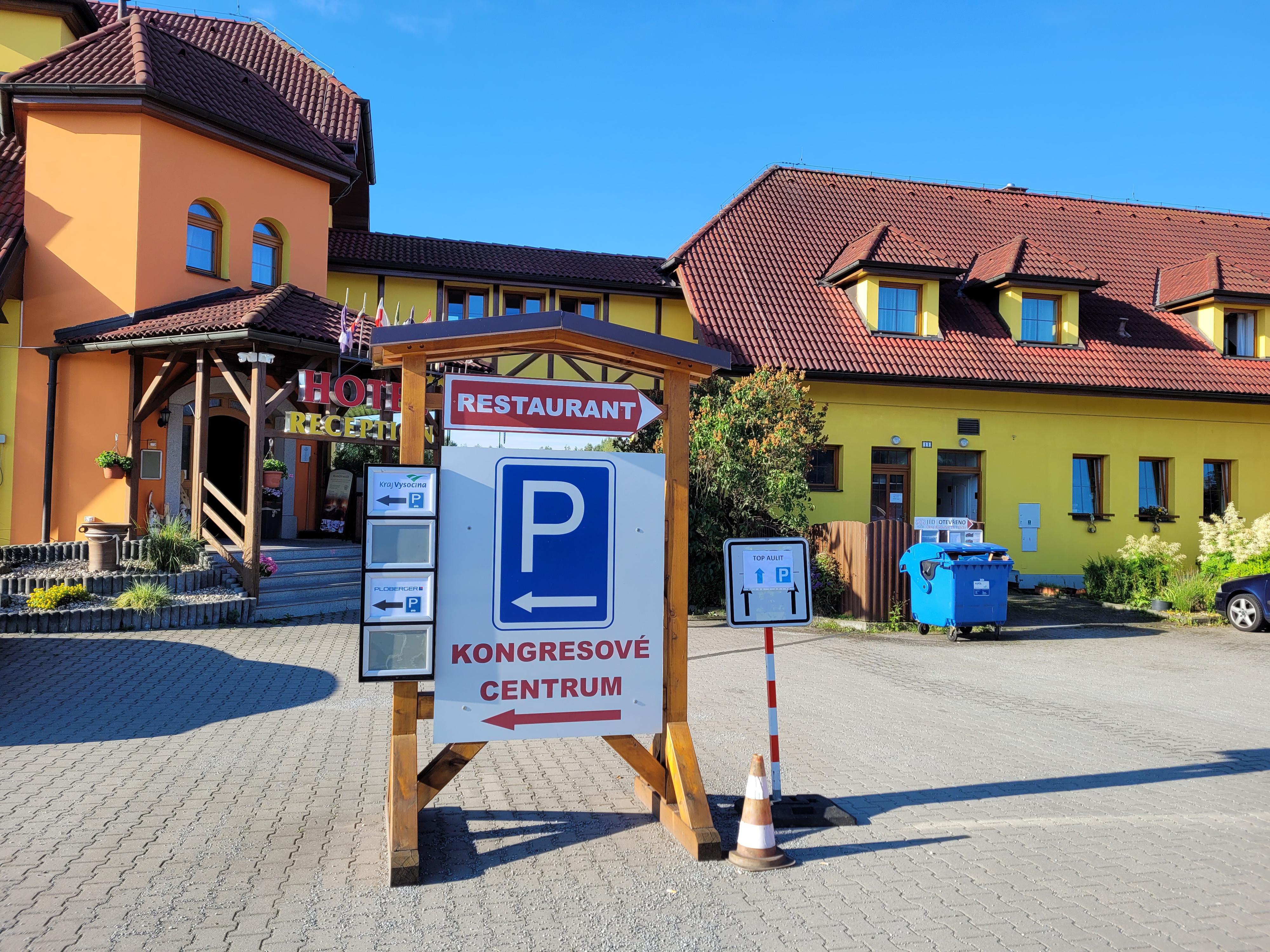 Hotel a kongresové centrum Tři Věžičky foto 4