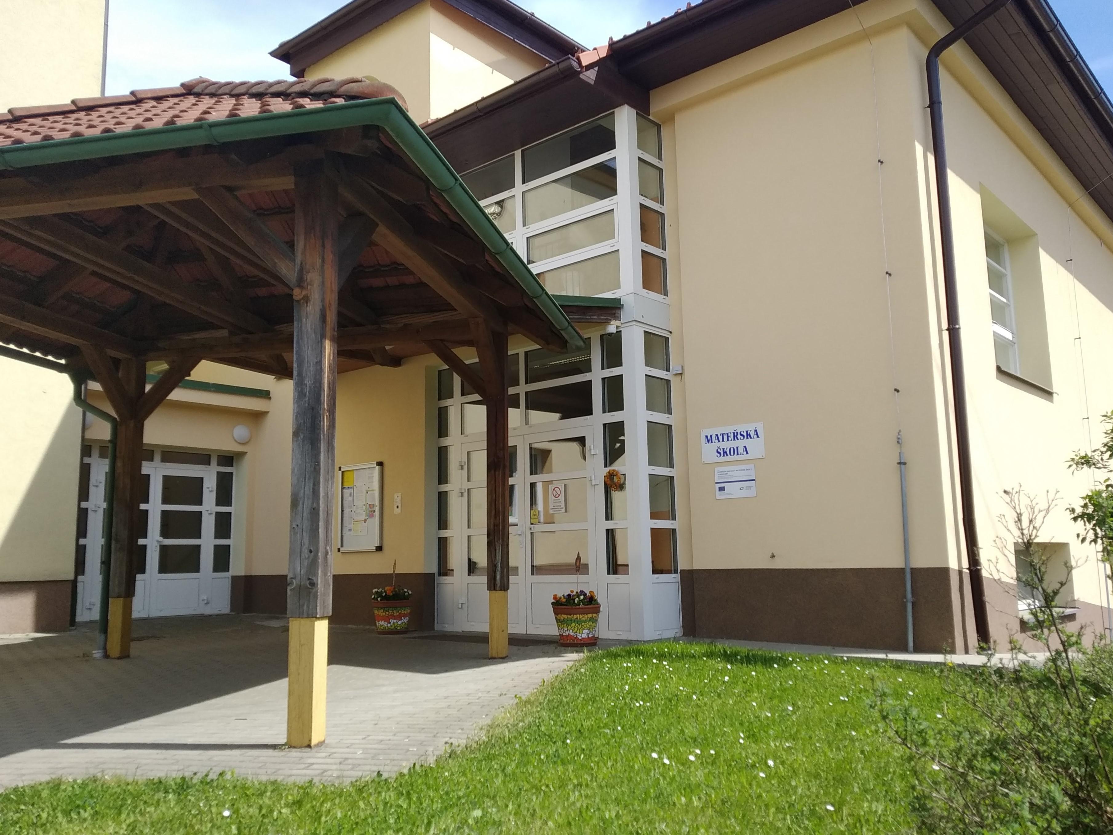 ZŠ a MŠ Senohraby foto 2