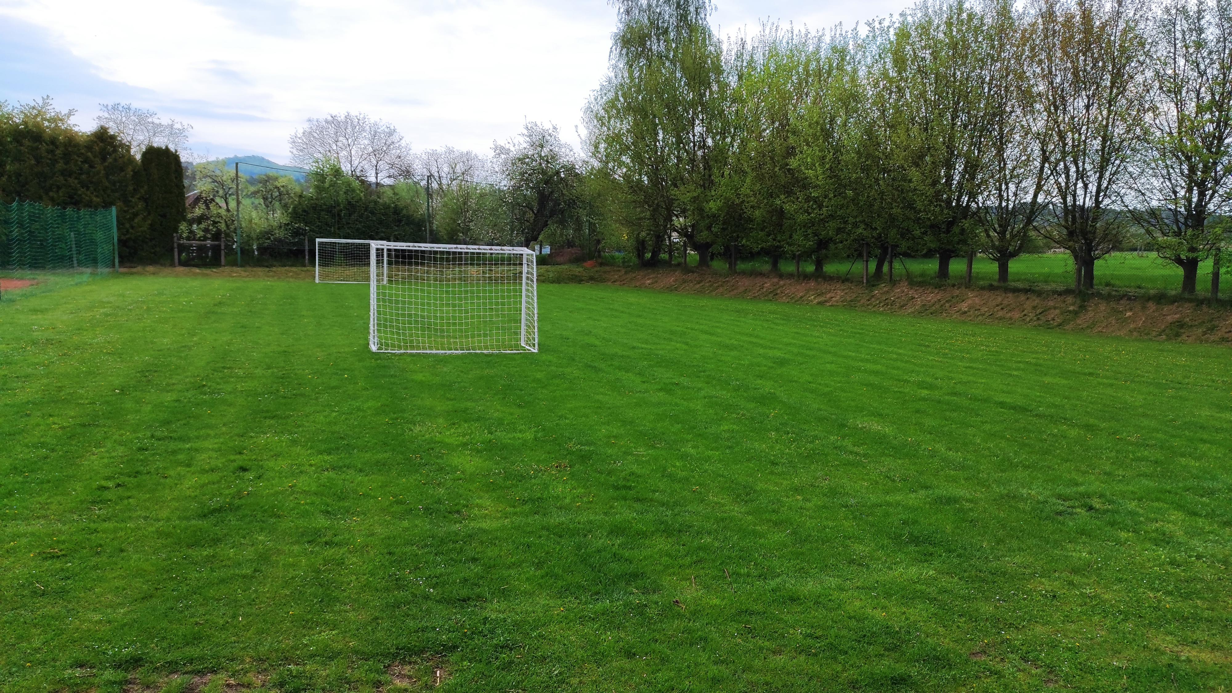 Fotbalové hřiště Sokol Radim foto 2