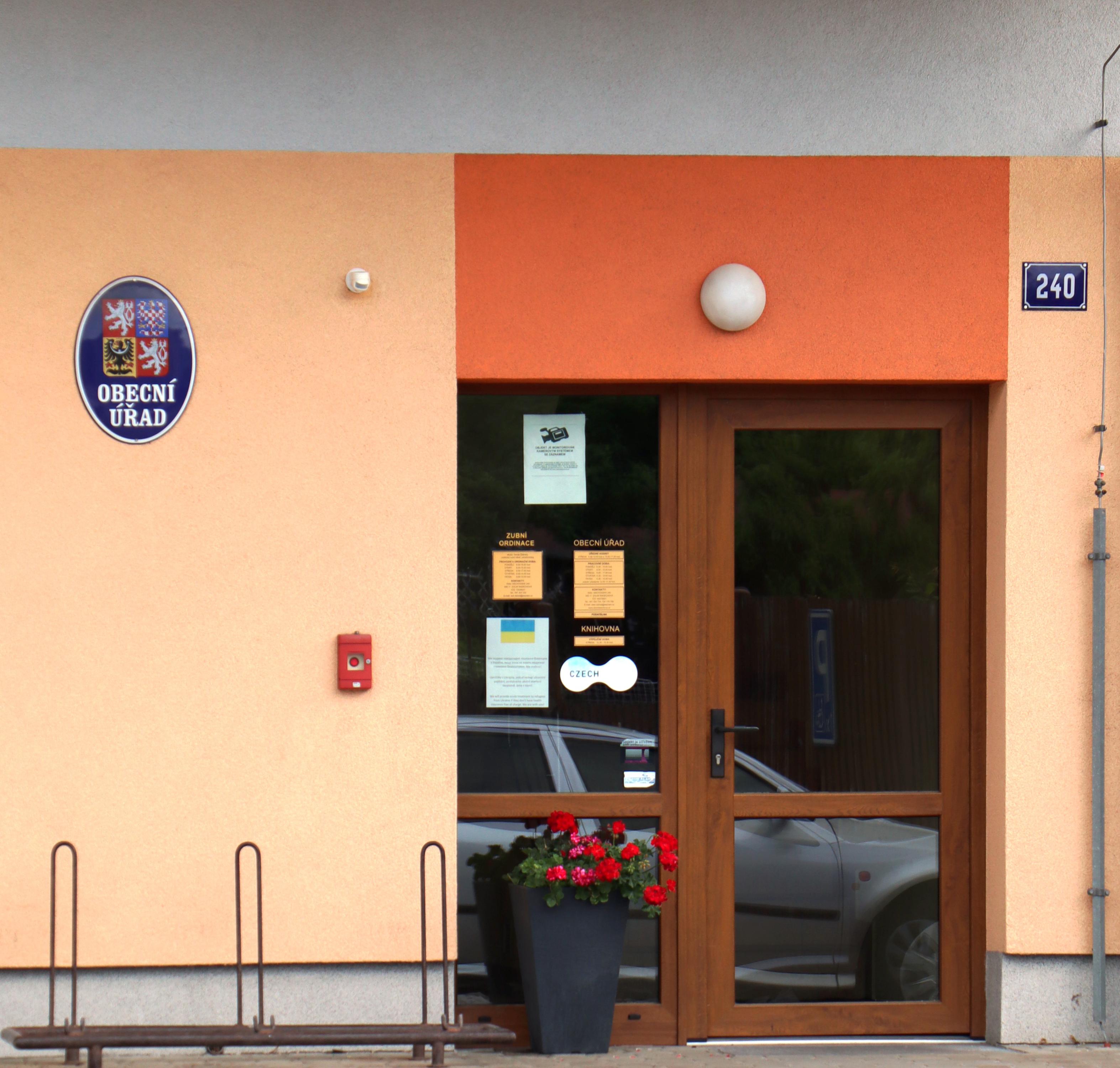 Dolní Radechová - obecní úřad foto 2