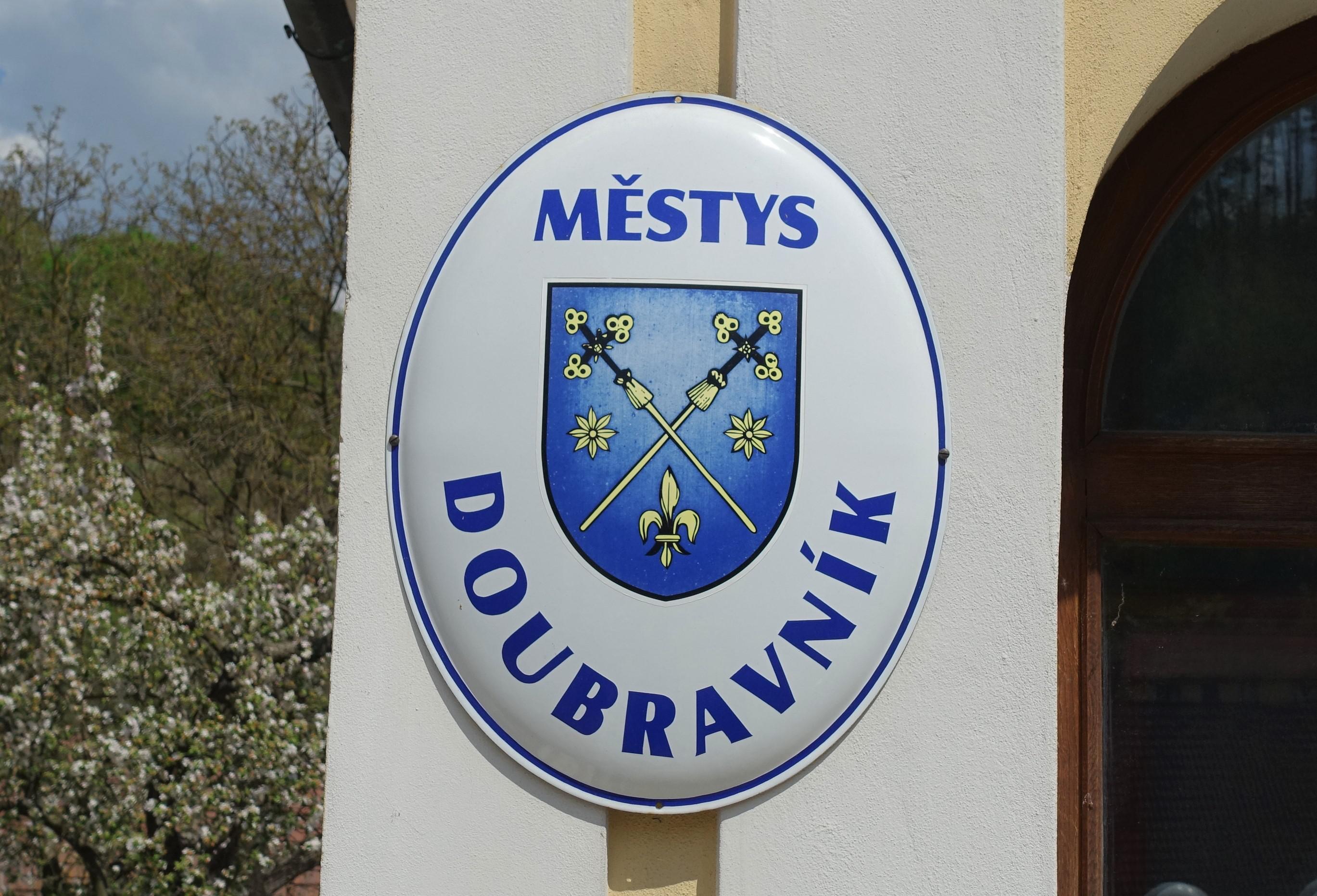 Doubravník - úrad městyse foto 2