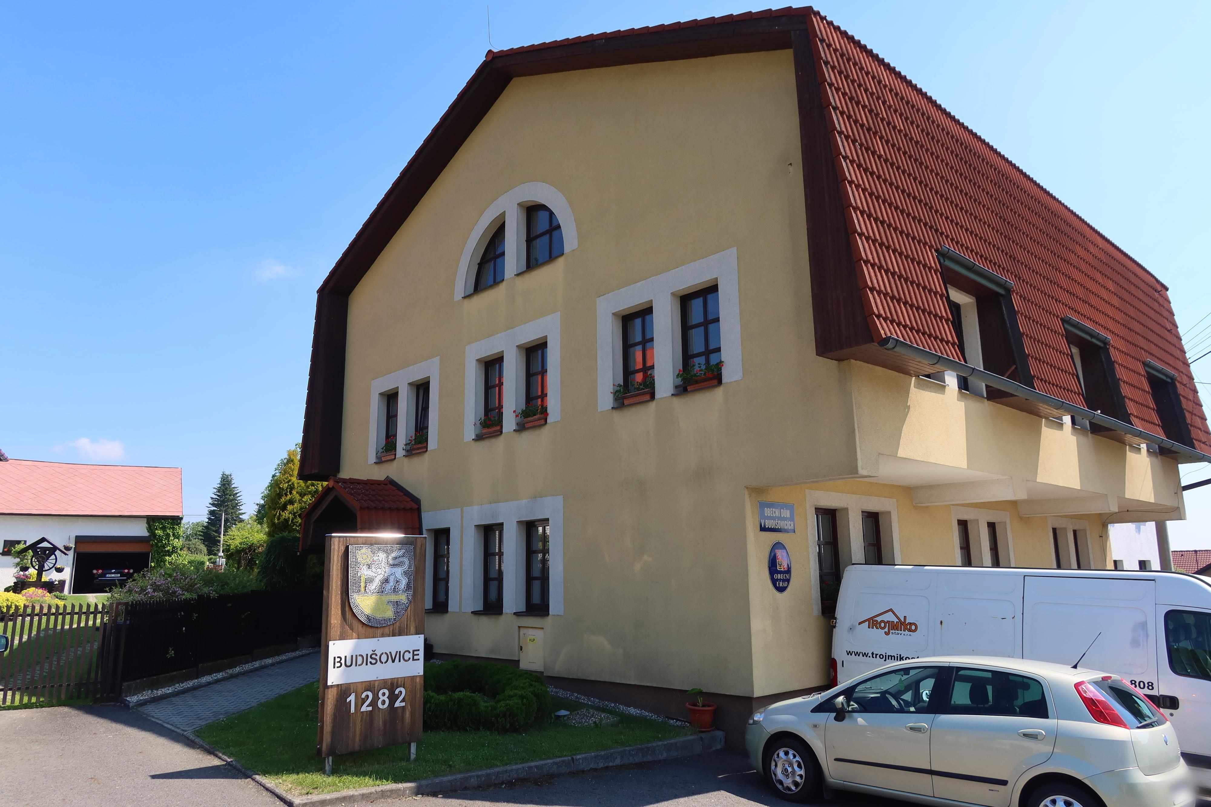 Budišovice - obecní úřad foto 2