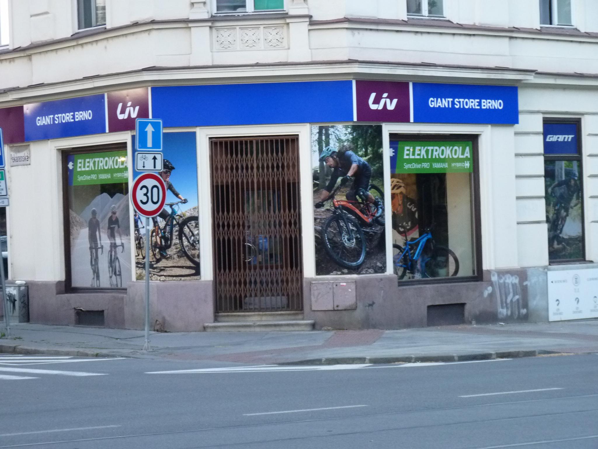 GIANT STORE BRNO foto 2