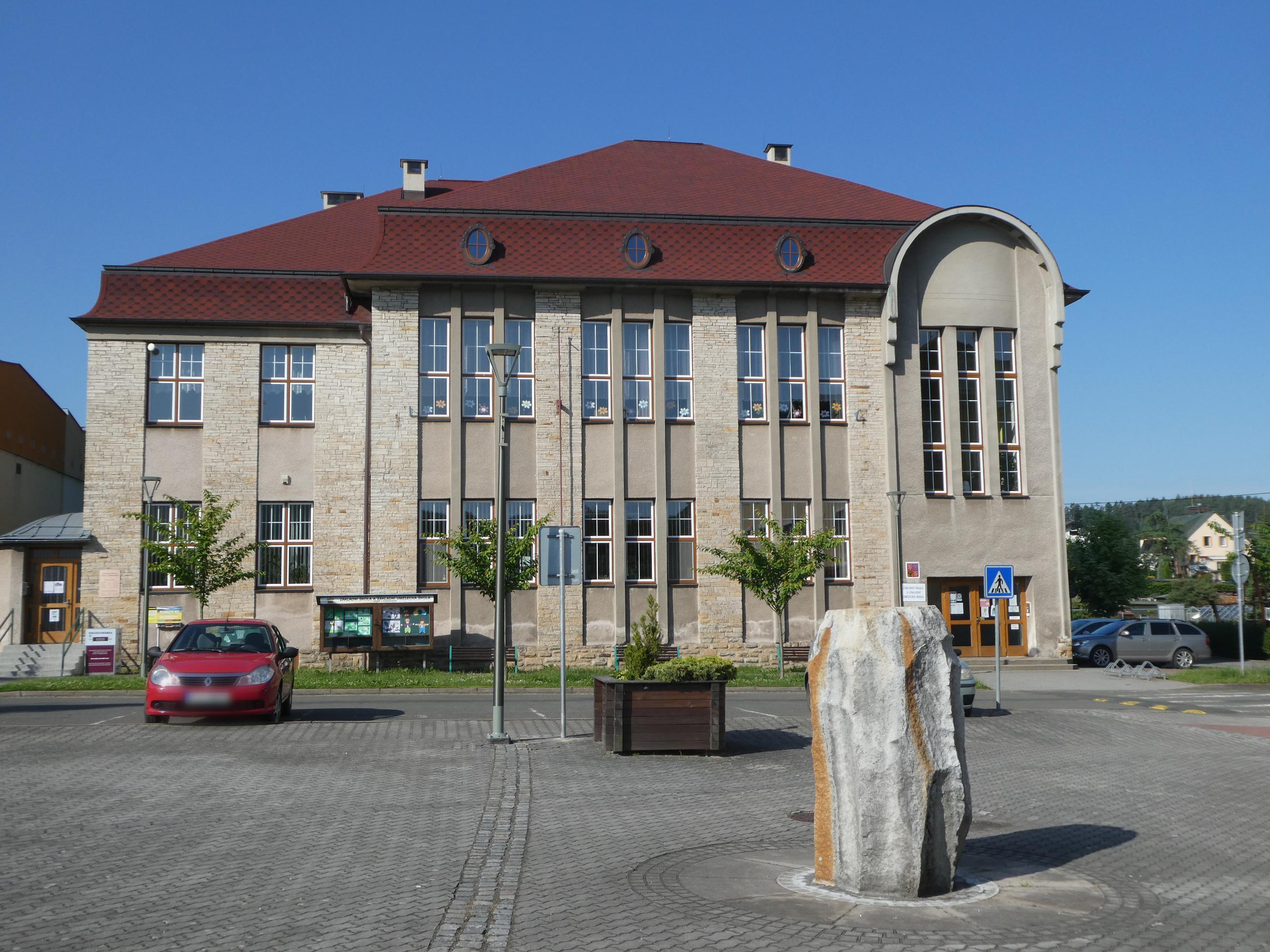 ZŠ a ZUŠ Rtyně v Podkrkonoší foto 4