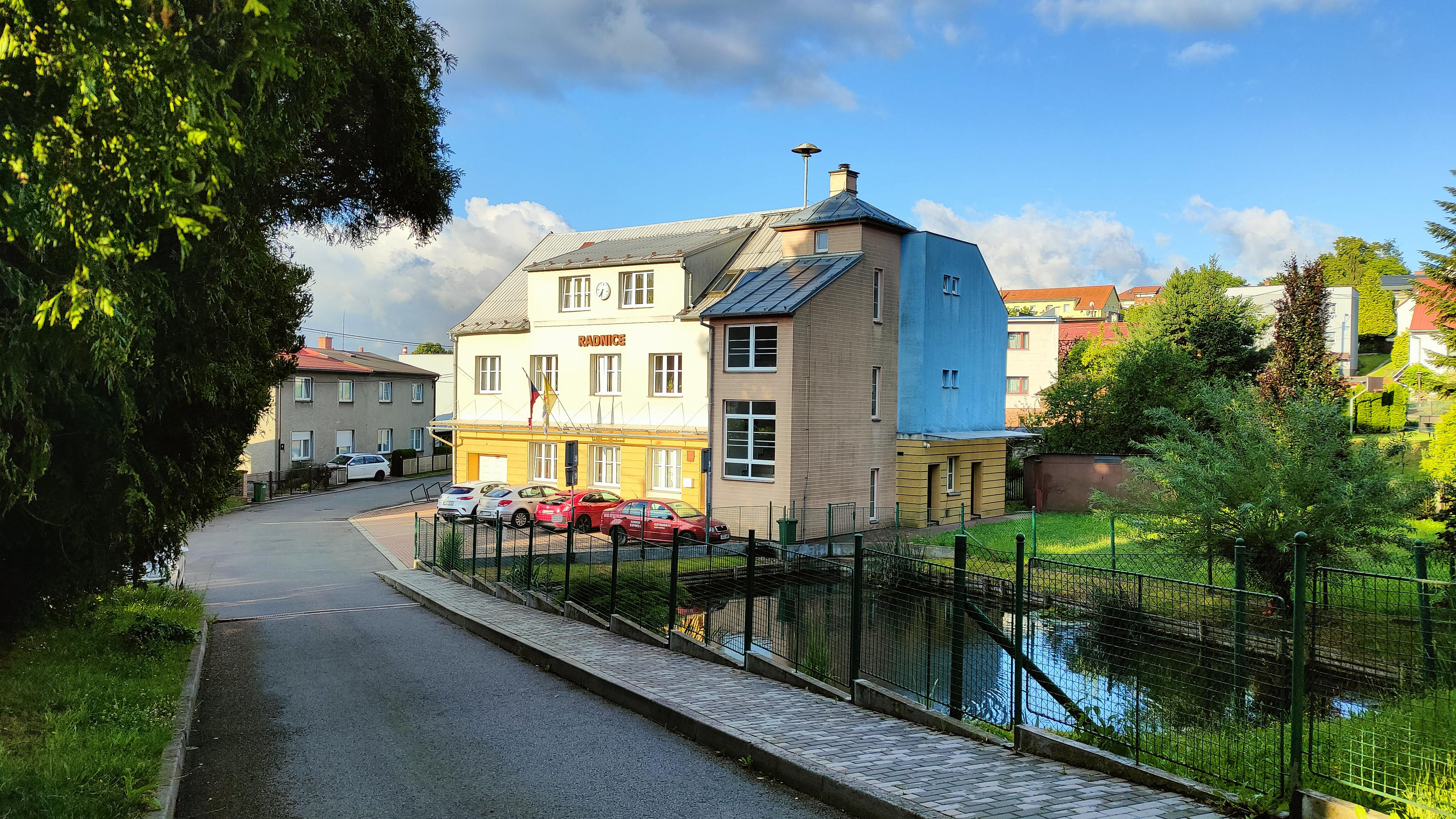 Úřad městského obvodu Ostrava-Hošťálkovice foto 3