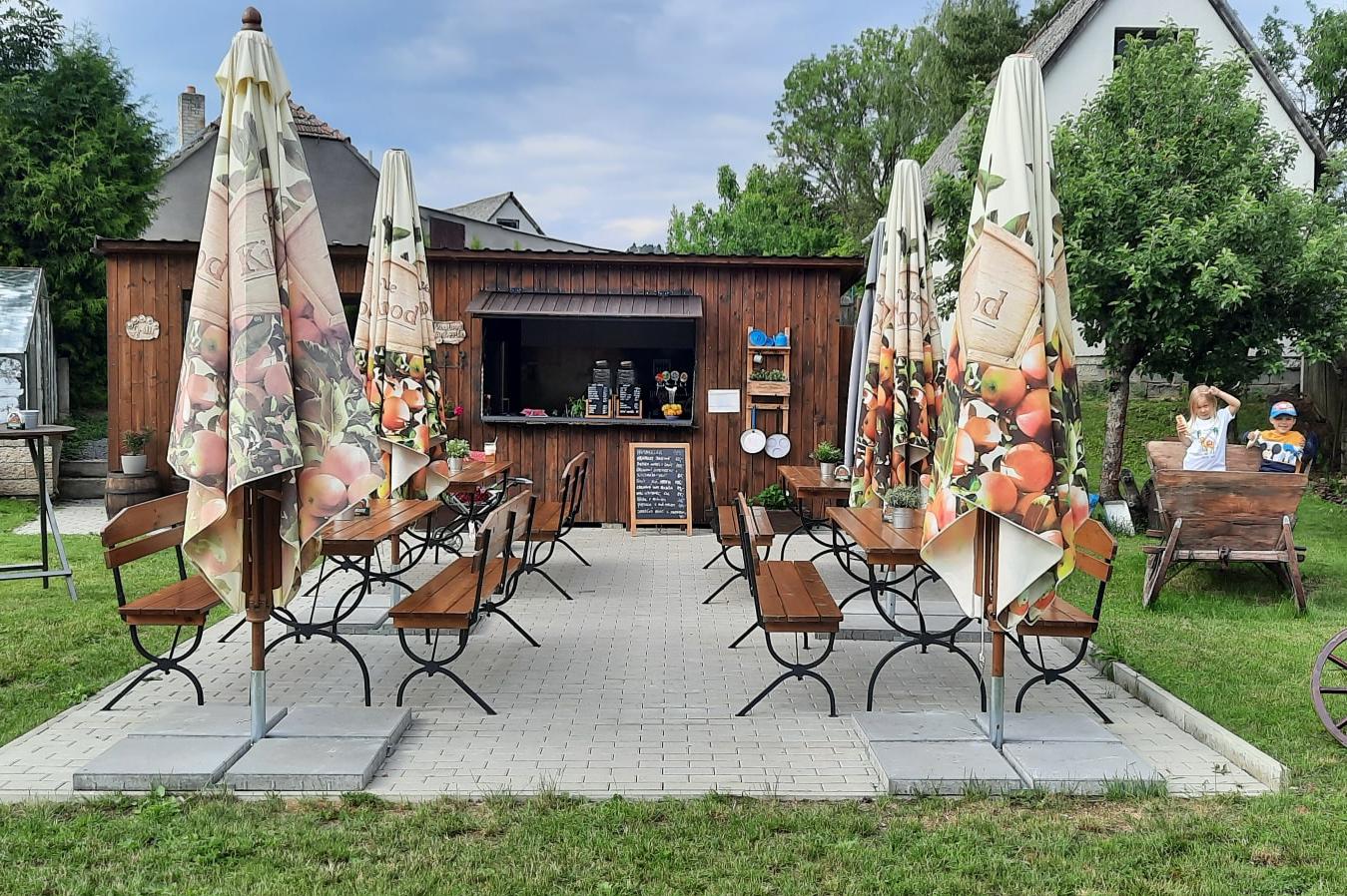 Občerstvení Na dvorku