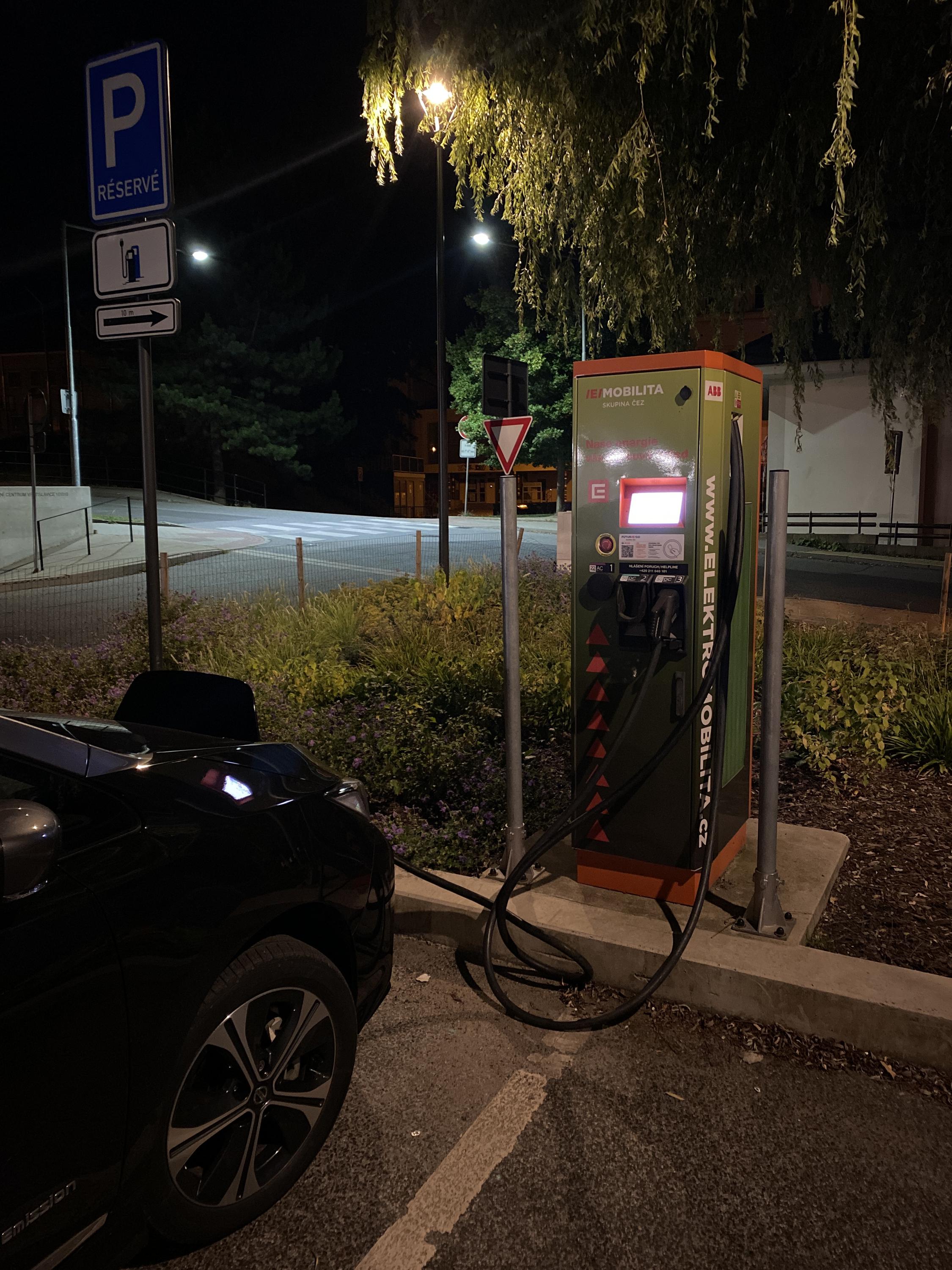 Nabíjecí stanice ČEZ foto 3