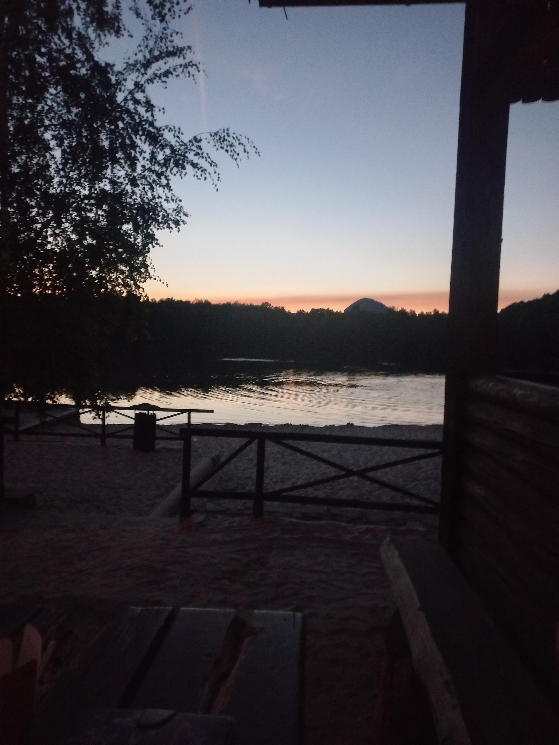 Burger srub na koupališti foto 2