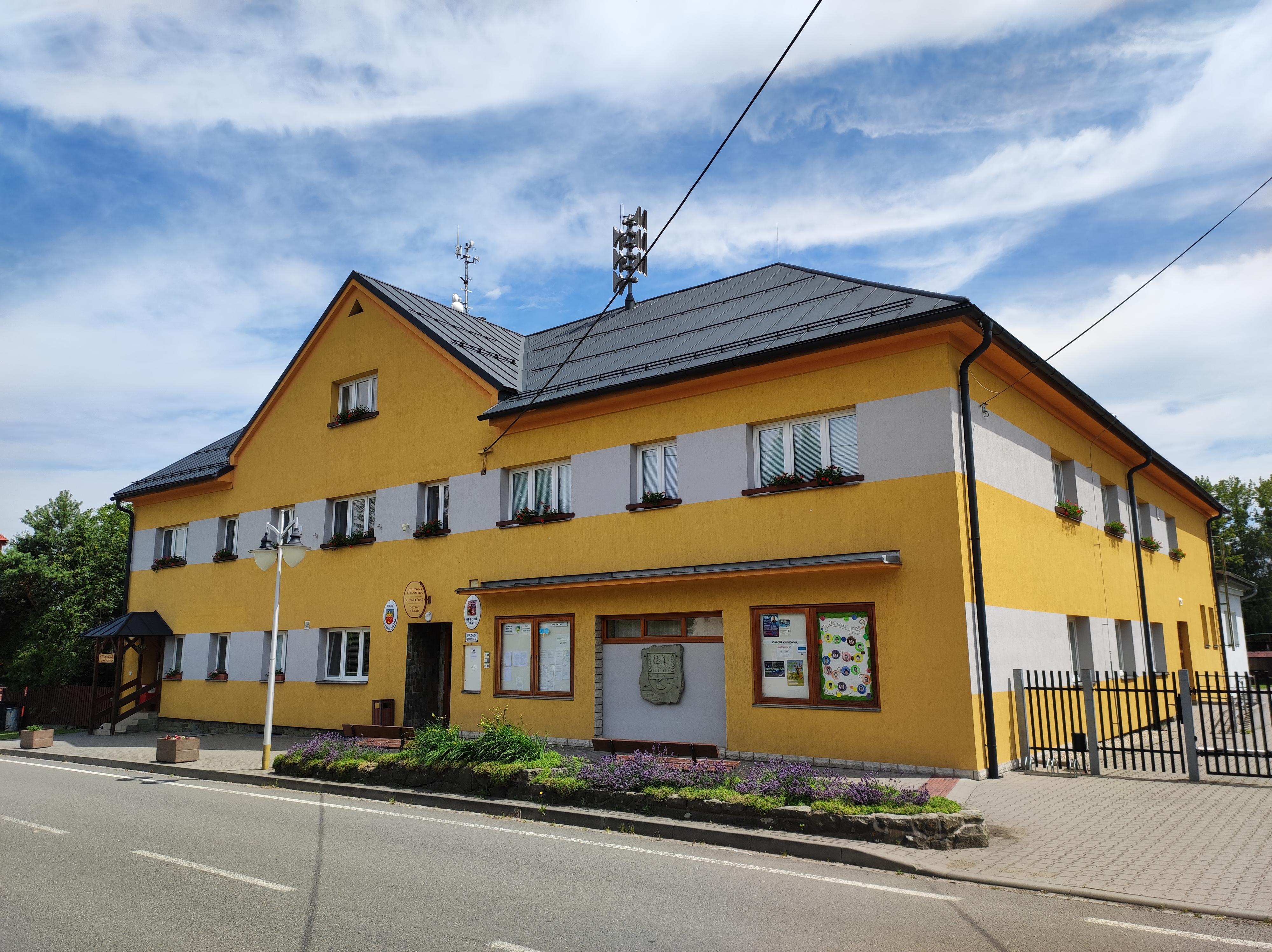 Obecní knihovna a informační centrum Komorní Lhotka