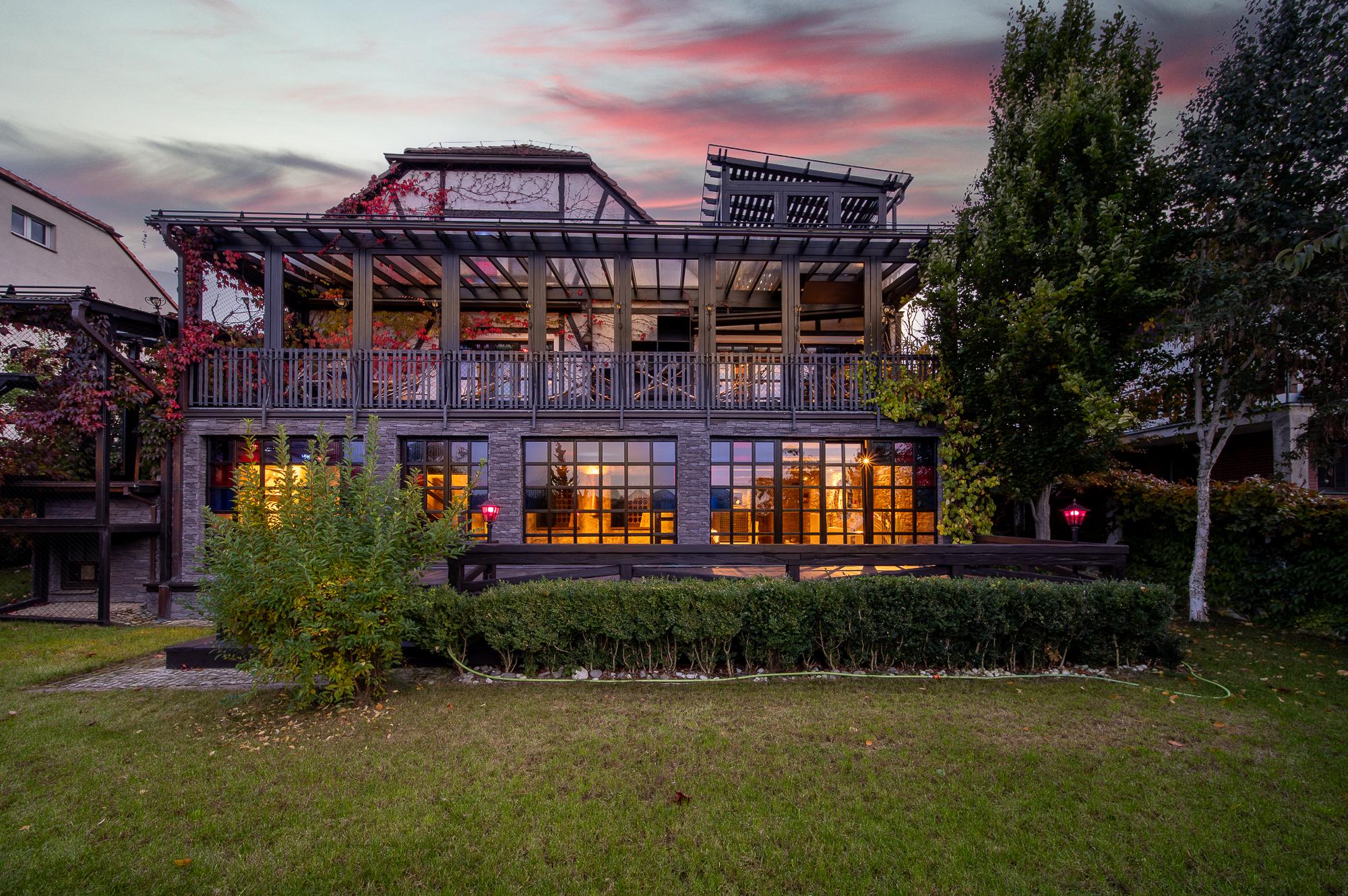 OSMITZ IZERA Reality s.r.o. – QARA, s.r.o.