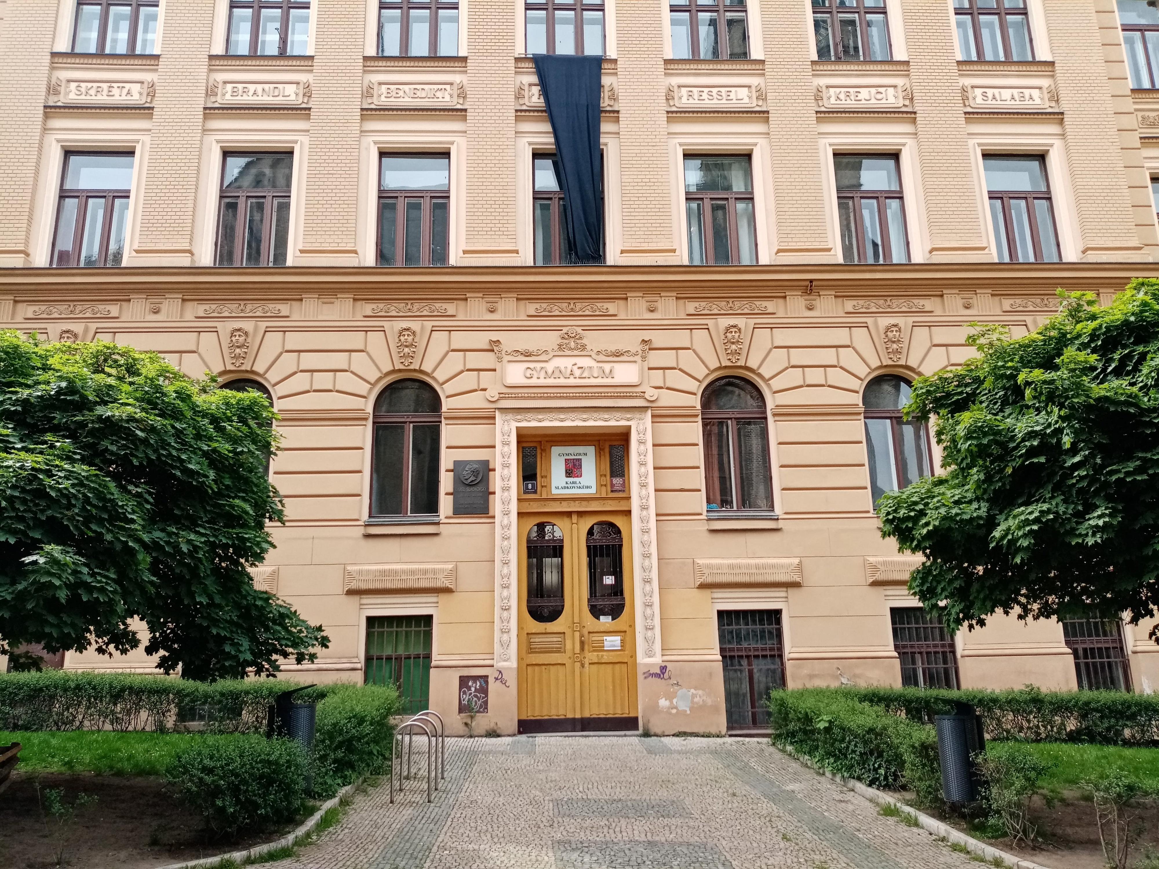 Gymnázium Karla Sladkovského Praha 3 foto 6