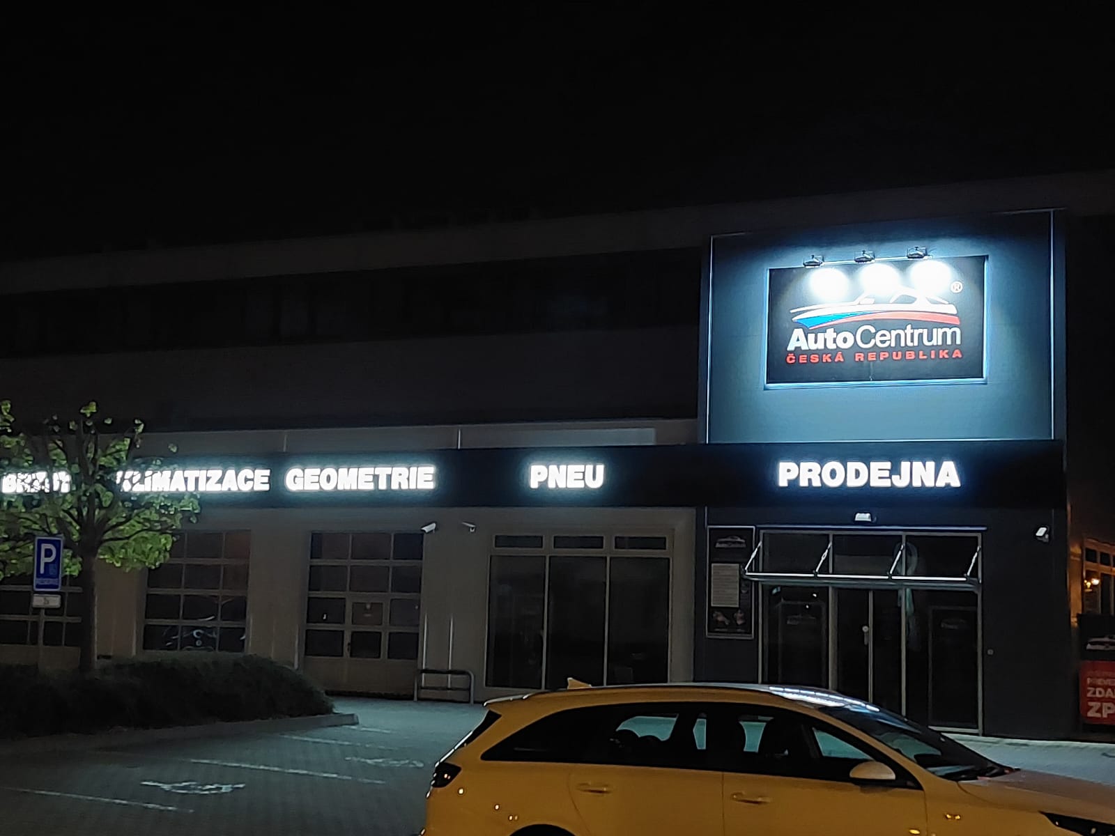 AutoCentrum ČR - Praha Strašnice foto 3