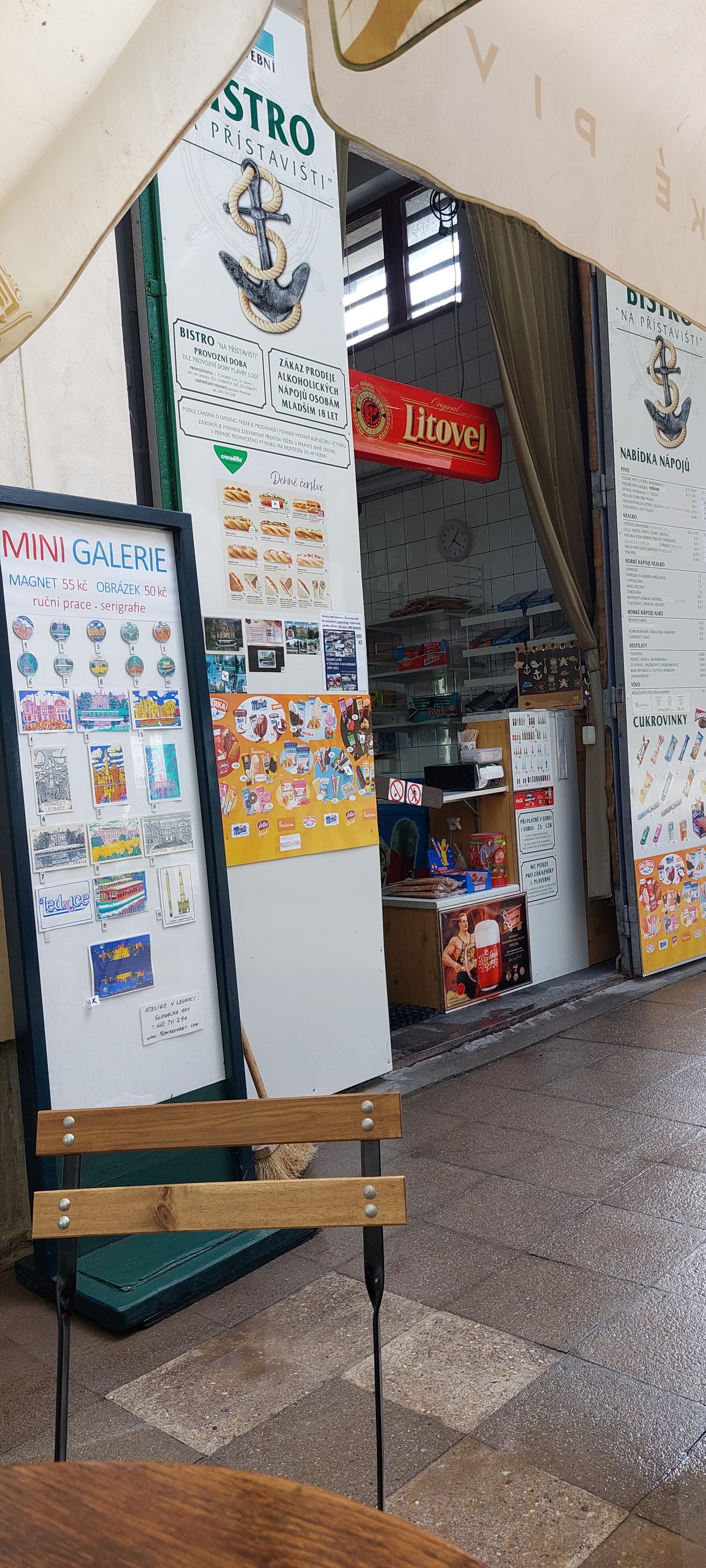 Občerstvení přístaviště Zámek foto 3