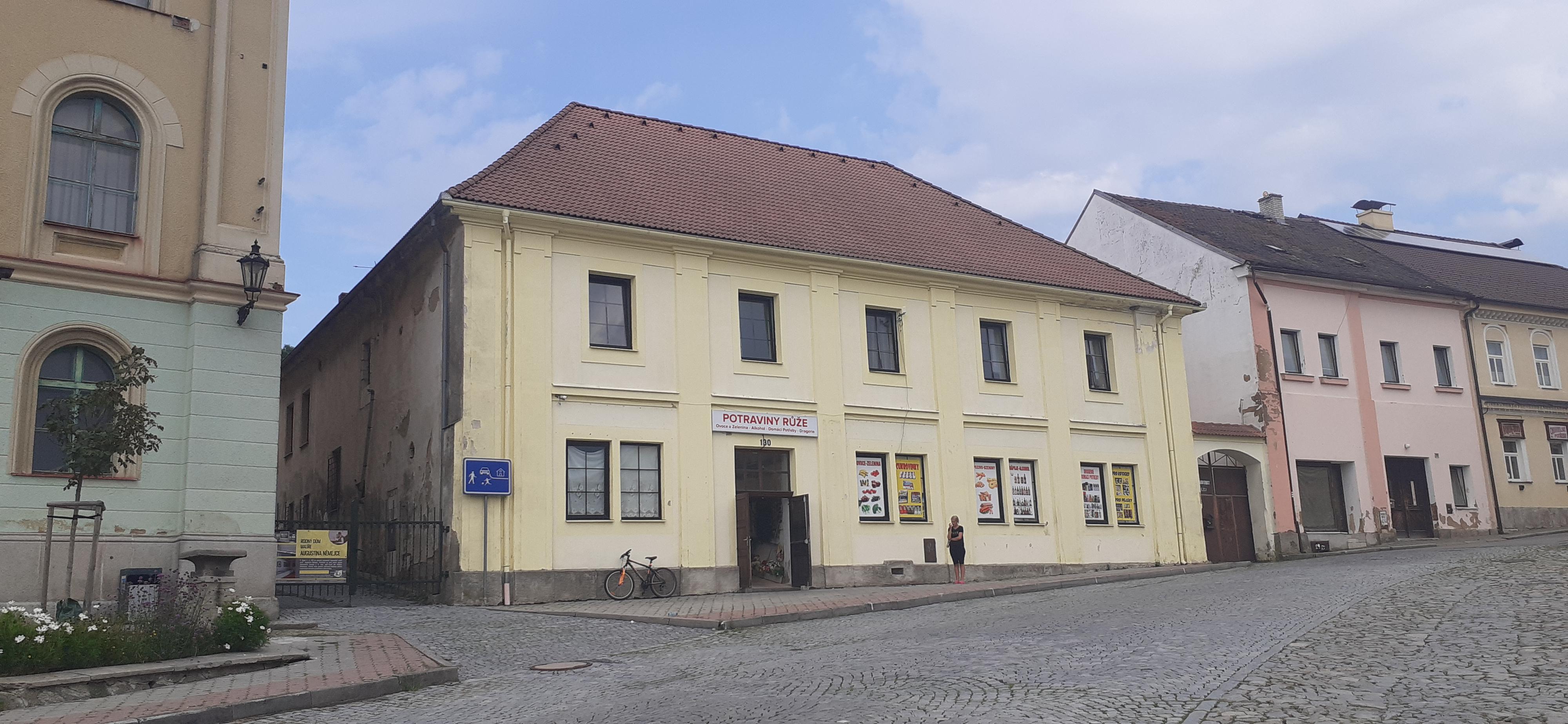 Potraviny Na Náměstí