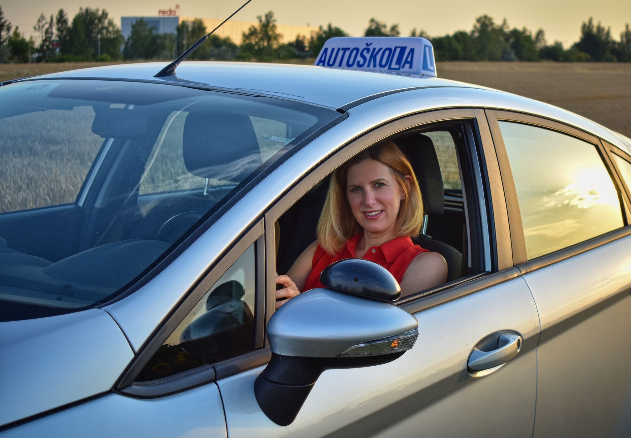 Sebevědomá řidička foto 1