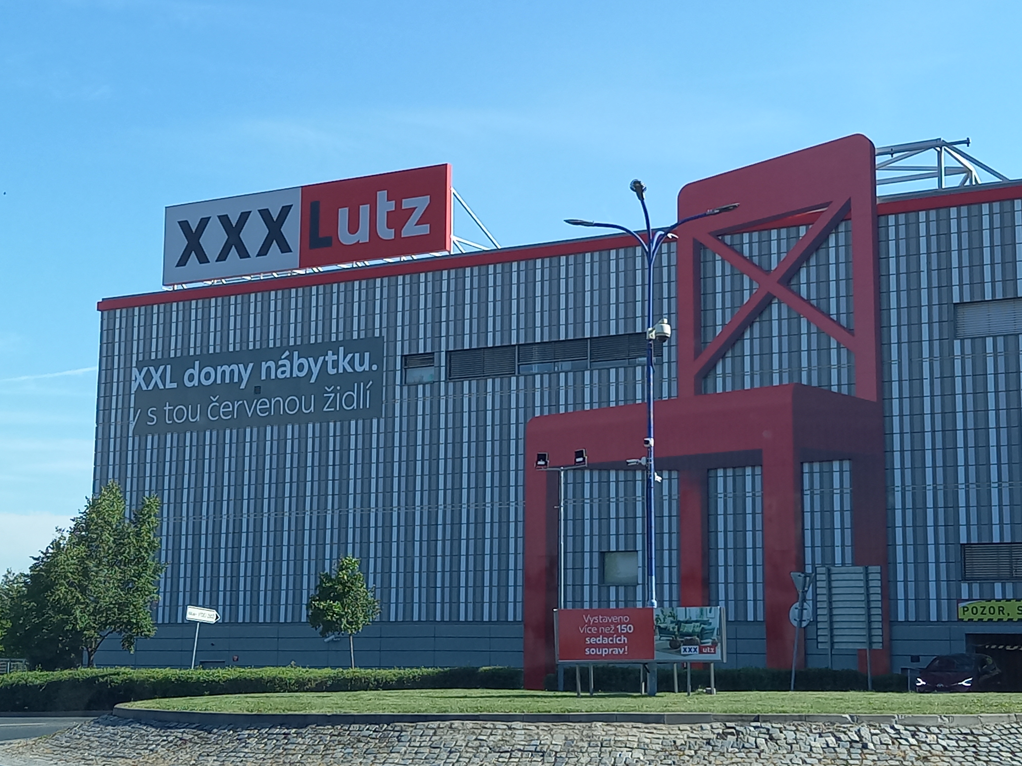 XXXLutz foto 2