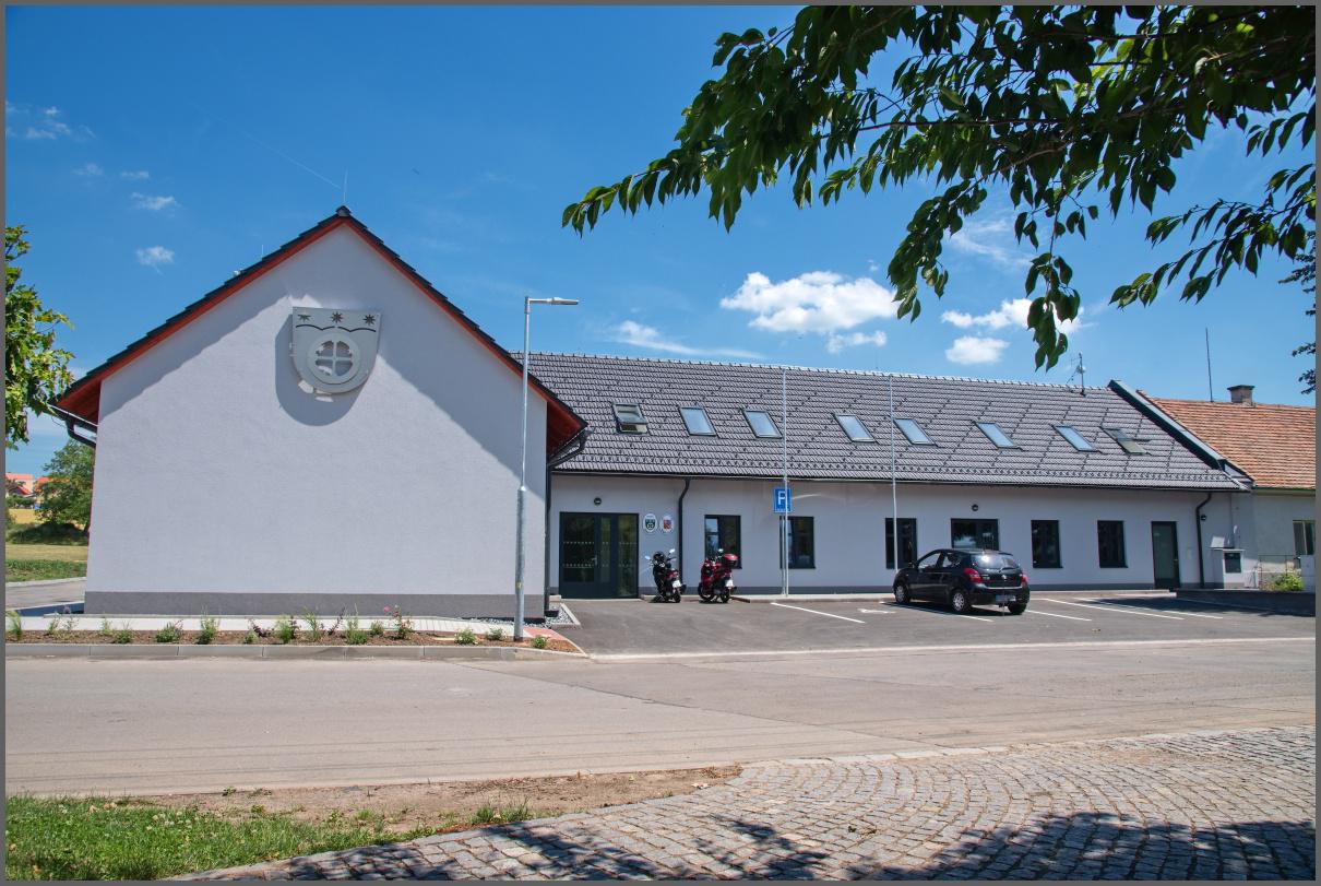 Obec Sobětuchy - obecní úřad foto 1