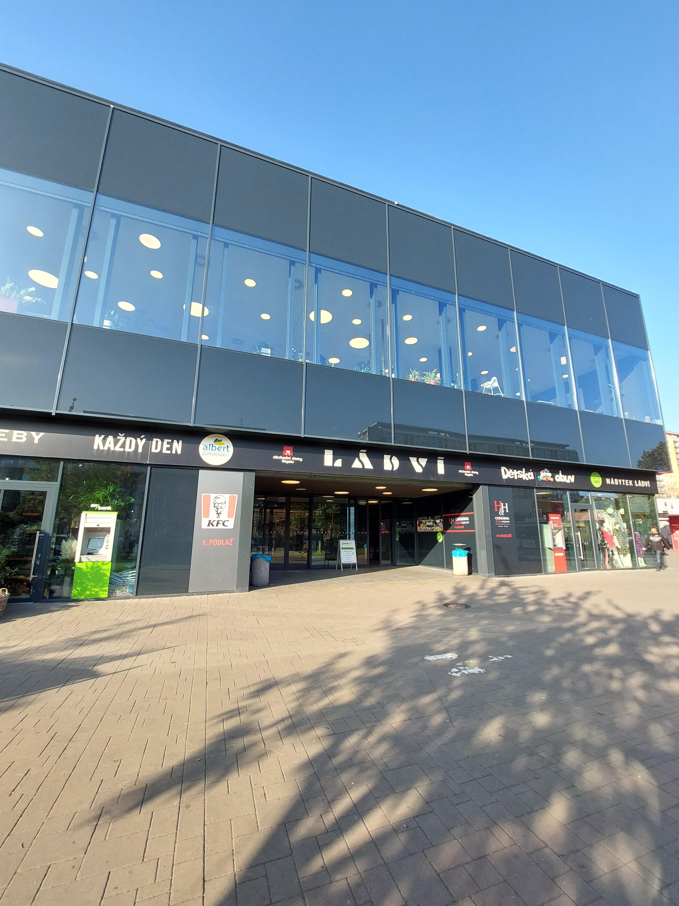 Obchodní dům Ládví foto 2